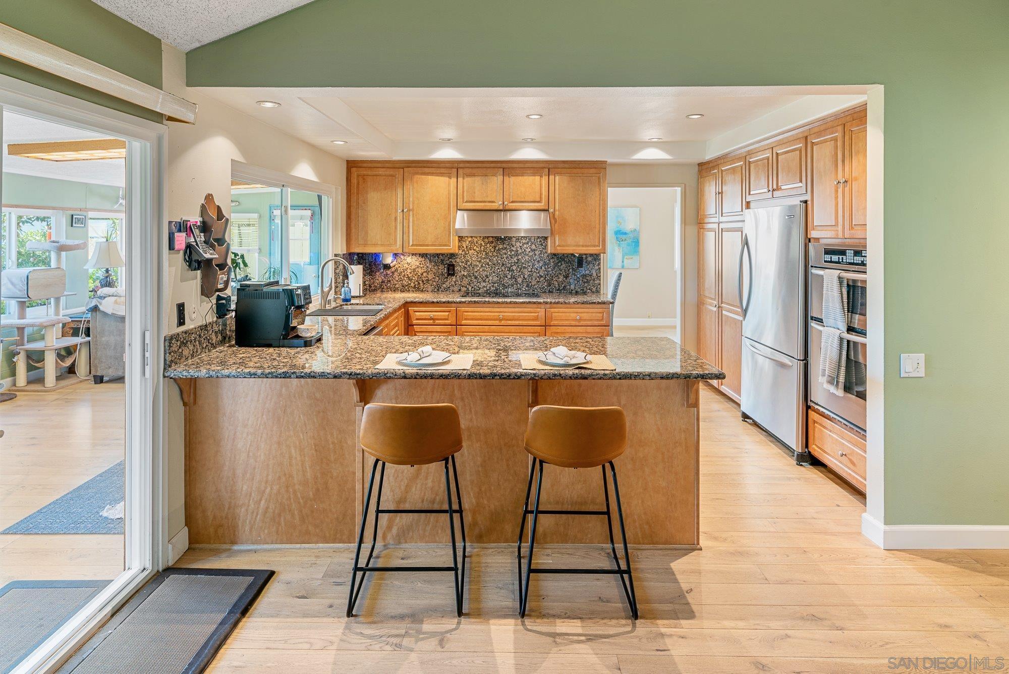 Detail Gallery Image 13 of 55 For 7945  Shadow Hill Dr, La Mesa,  CA 91941 - 3 Beds | 2 Baths