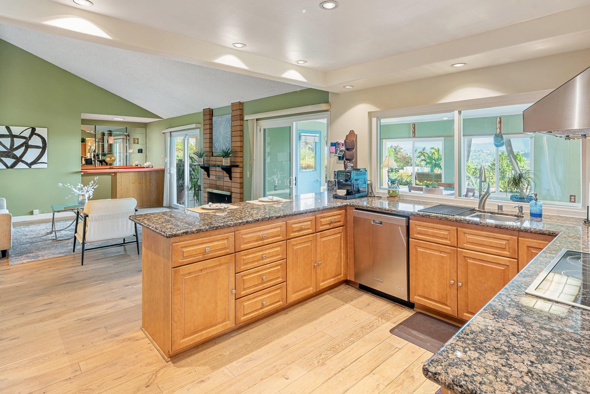 Detail Gallery Image 17 of 55 For 7945  Shadow Hill Dr, La Mesa,  CA 91941 - 3 Beds | 2 Baths