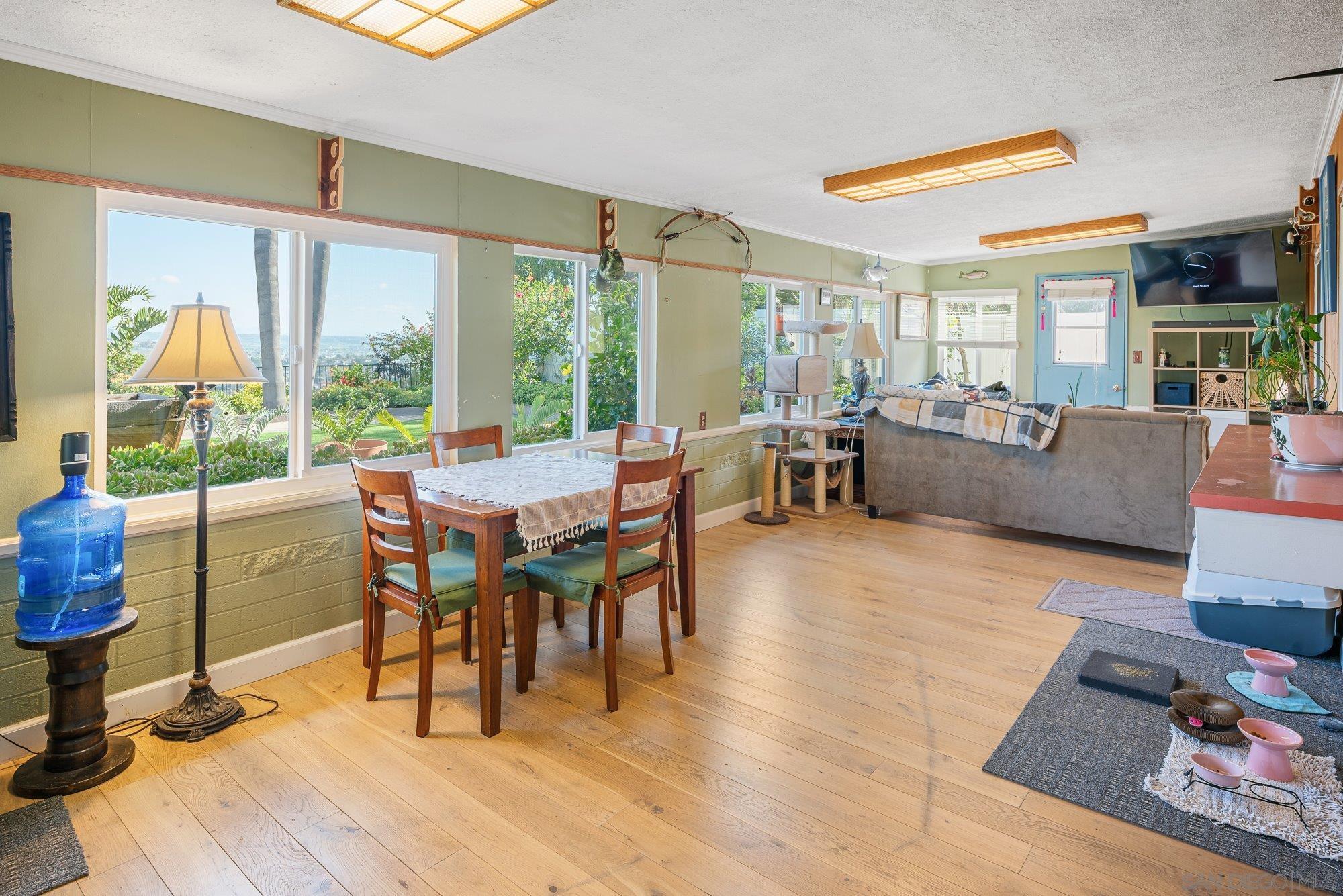 Detail Gallery Image 24 of 55 For 7945  Shadow Hill Dr, La Mesa,  CA 91941 - 3 Beds | 2 Baths