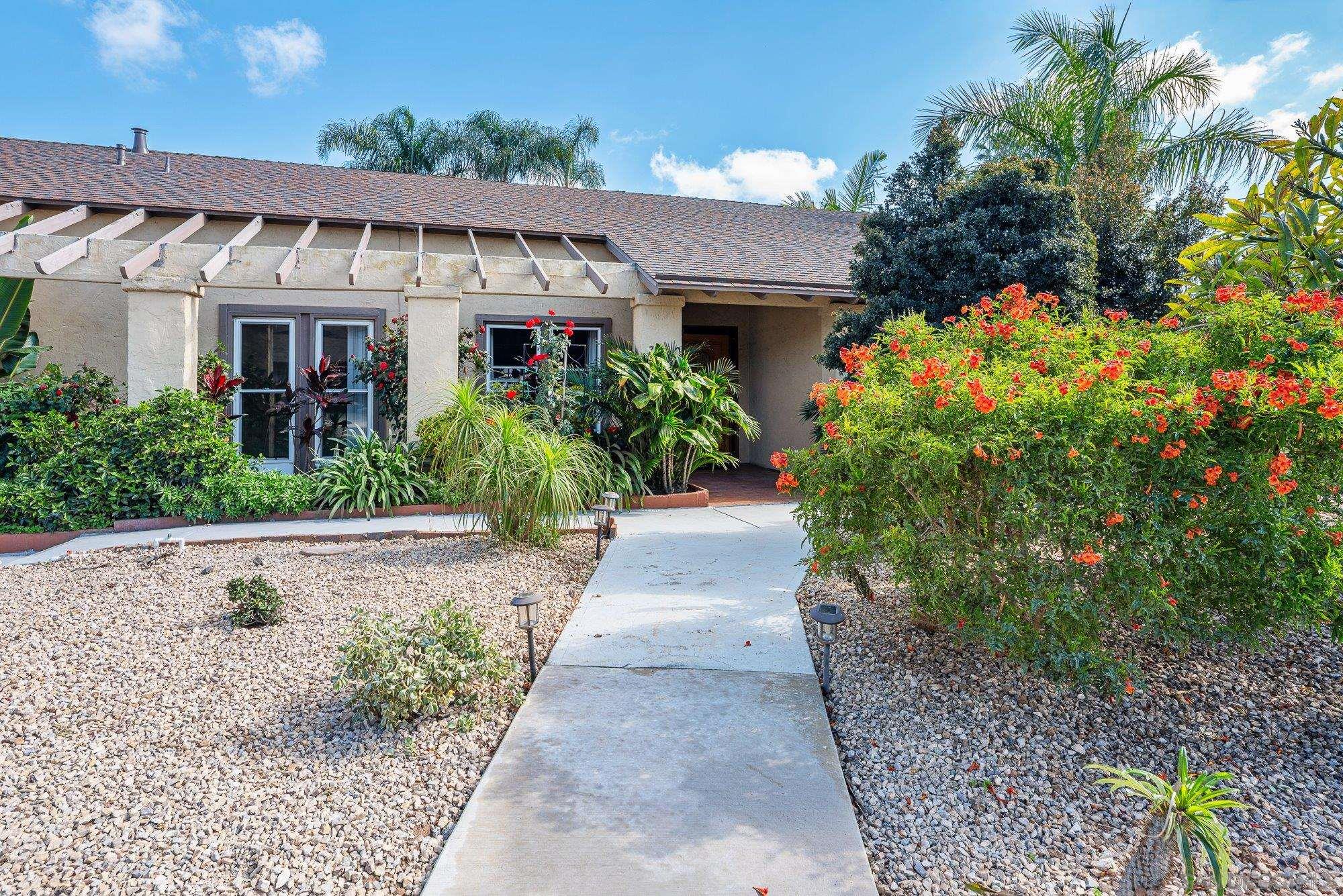 Detail Gallery Image 4 of 55 For 7945  Shadow Hill Dr, La Mesa,  CA 91941 - 3 Beds | 2 Baths