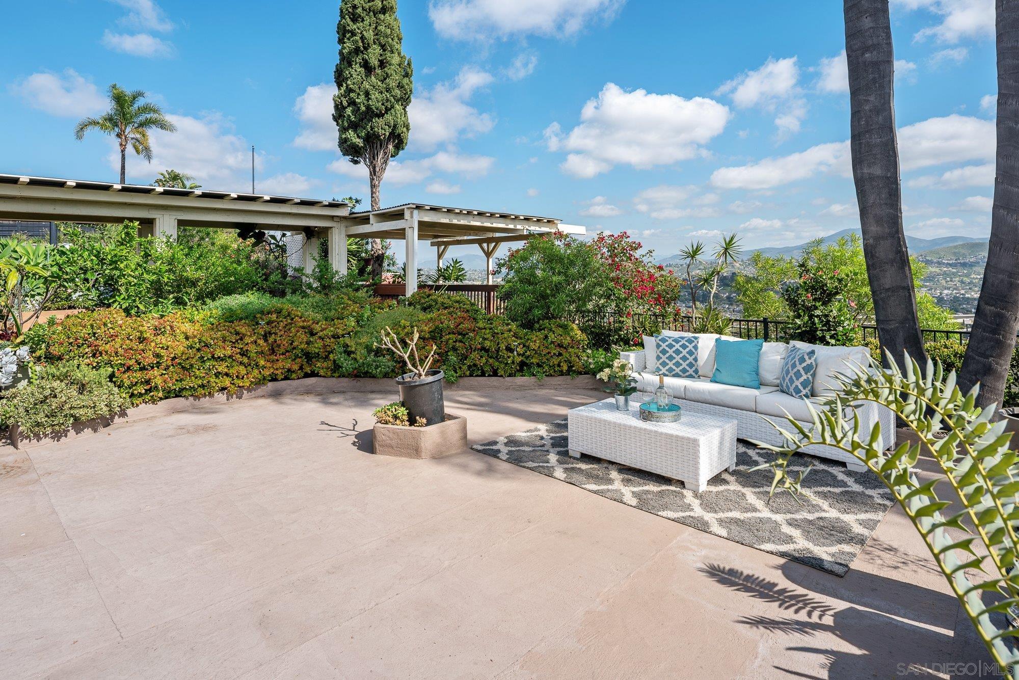 Detail Gallery Image 41 of 55 For 7945  Shadow Hill Dr, La Mesa,  CA 91941 - 3 Beds | 2 Baths