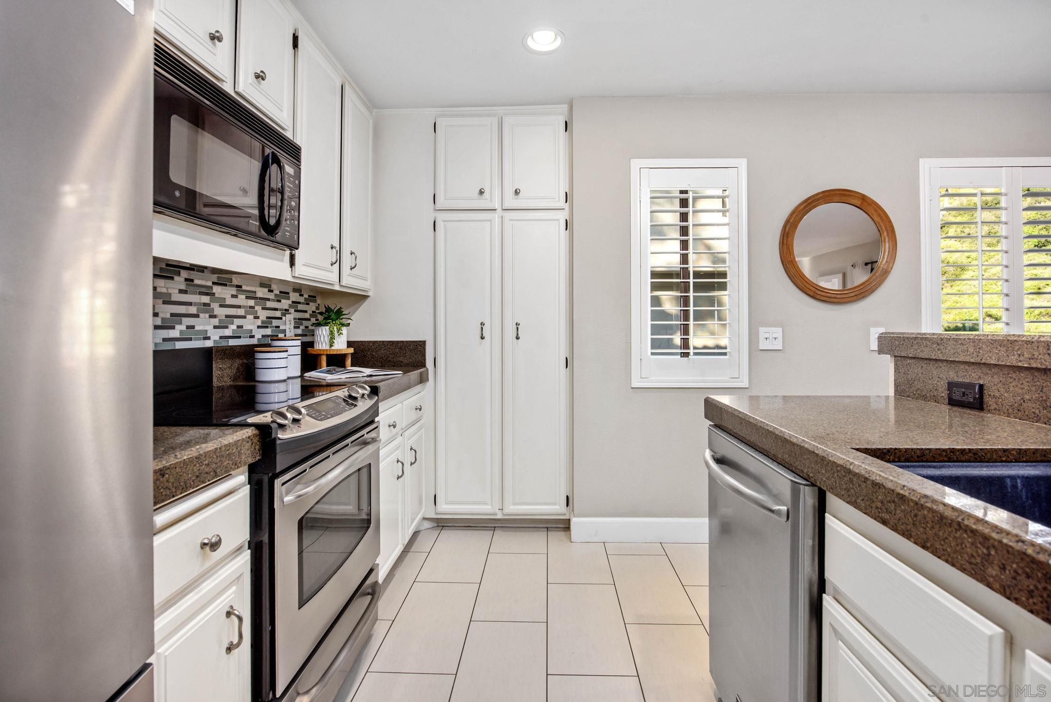 Detail Gallery Image 9 of 29 For 5970  Mission Center Rd  a,  San Diego,  CA 92123 - 2 Beds | 2/1 Baths