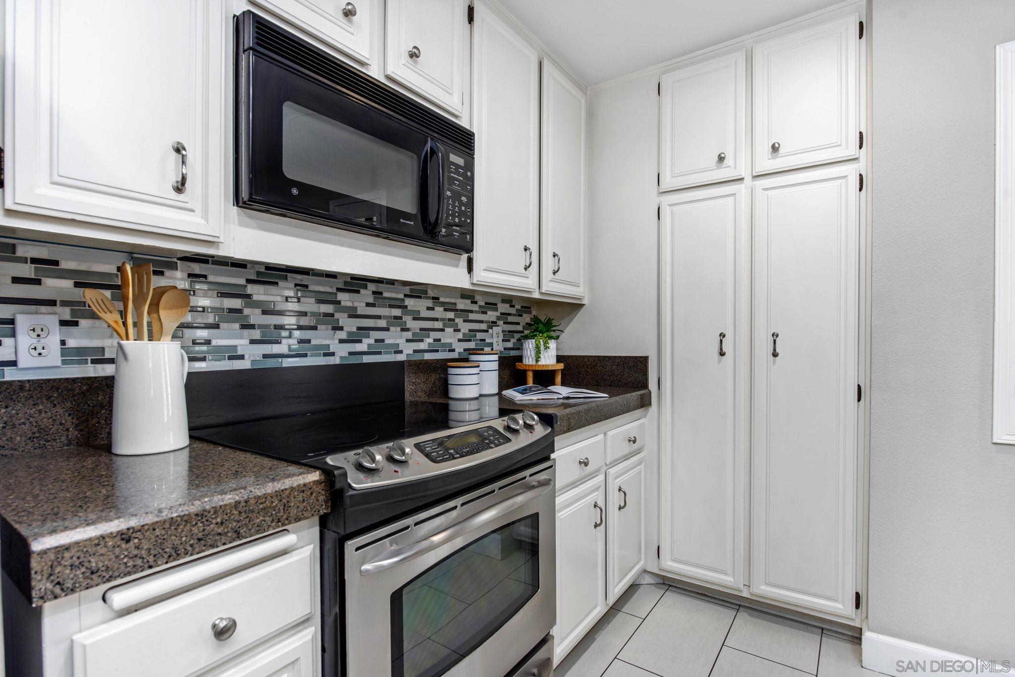 Detail Gallery Image 10 of 29 For 5970  Mission Center Rd  a,  San Diego,  CA 92123 - 2 Beds | 2/1 Baths