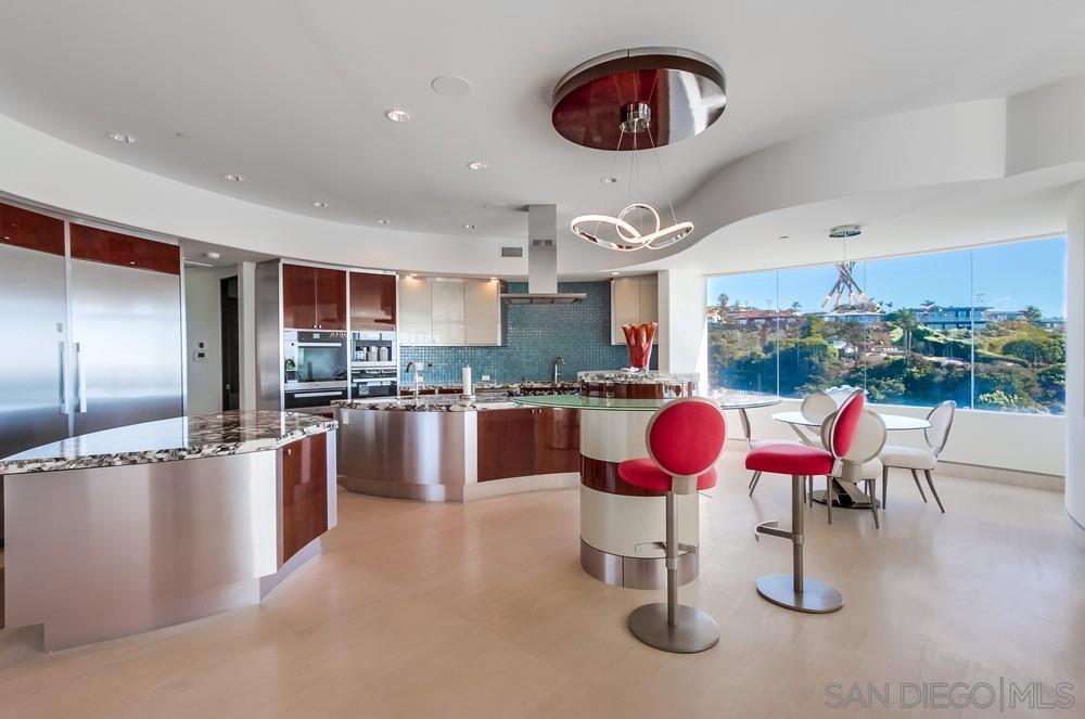 Detail Gallery Image 16 of 62 For 6125  Terryhill Dr, La Jolla,  CA 92037 - 5 Beds | 6/1 Baths