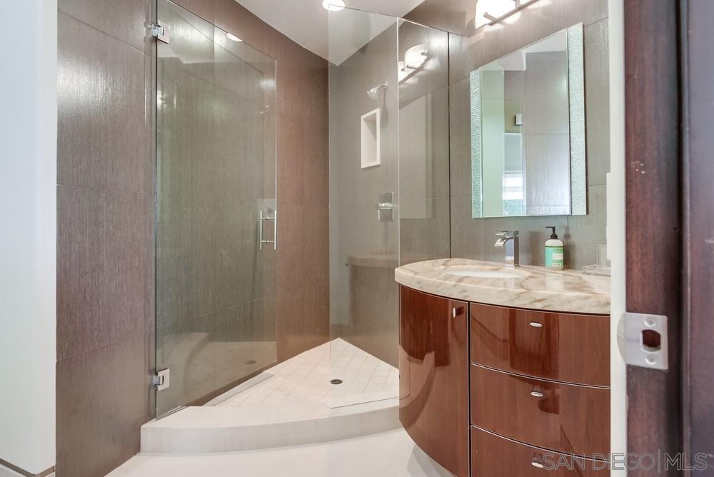 Detail Gallery Image 22 of 62 For 6125  Terryhill Dr, La Jolla,  CA 92037 - 5 Beds | 6/1 Baths