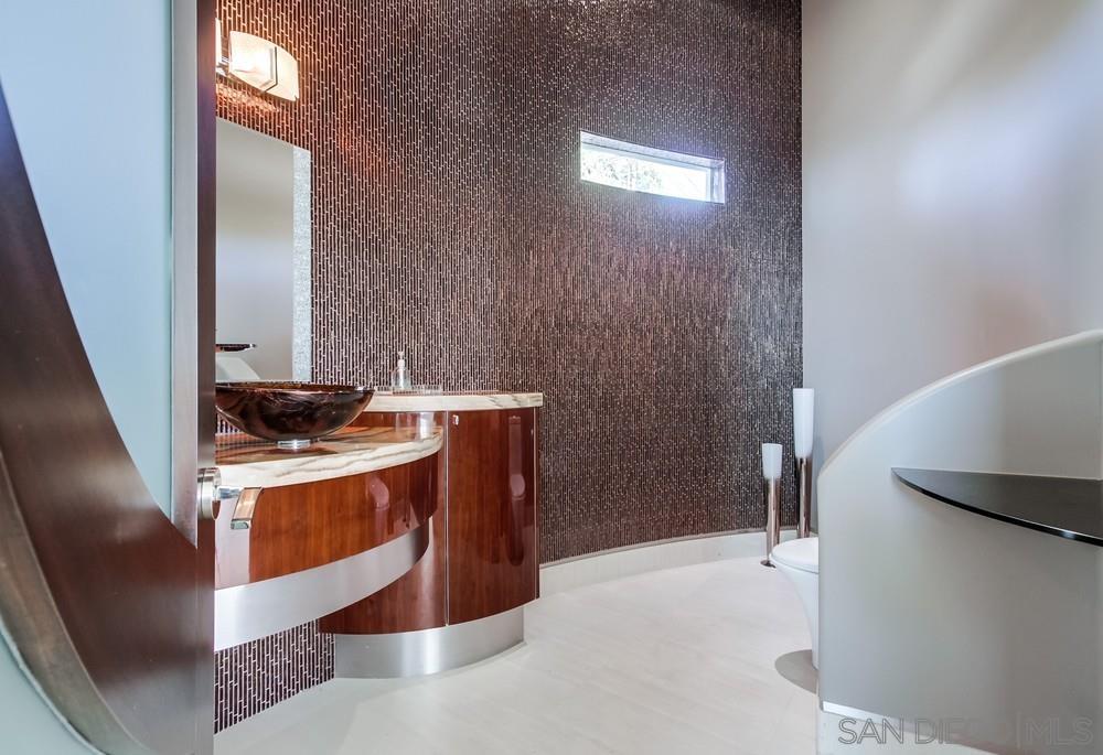 Detail Gallery Image 24 of 62 For 6125  Terryhill Dr, La Jolla,  CA 92037 - 5 Beds | 6/1 Baths