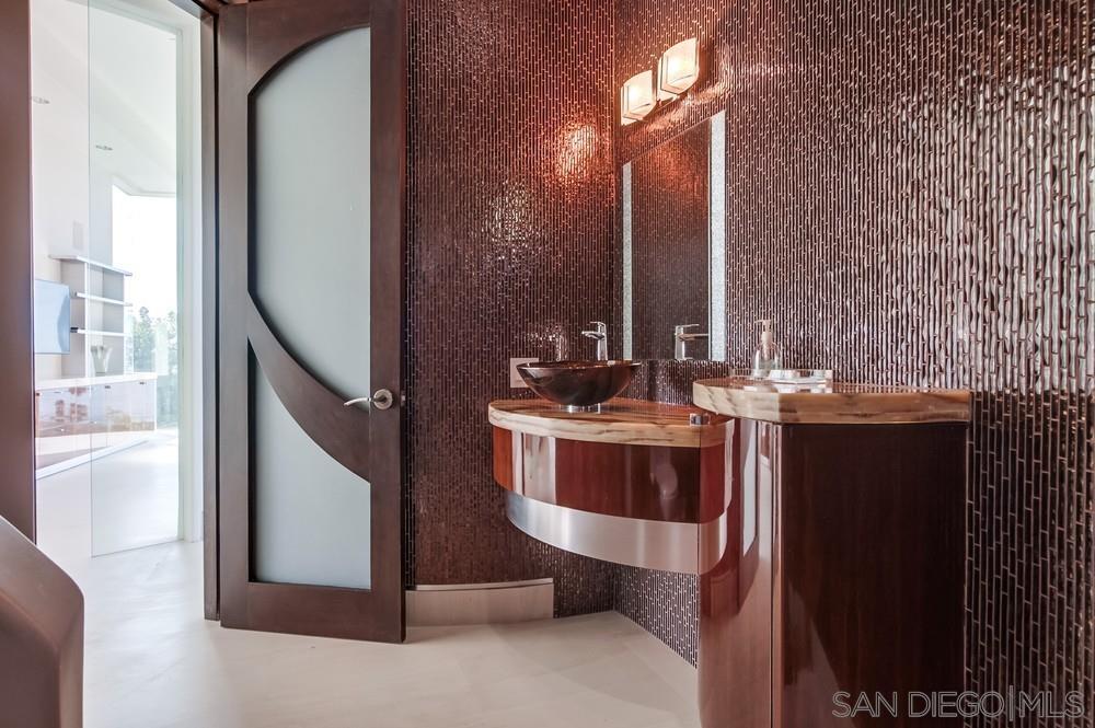 Detail Gallery Image 25 of 62 For 6125  Terryhill Dr, La Jolla,  CA 92037 - 5 Beds | 6/1 Baths