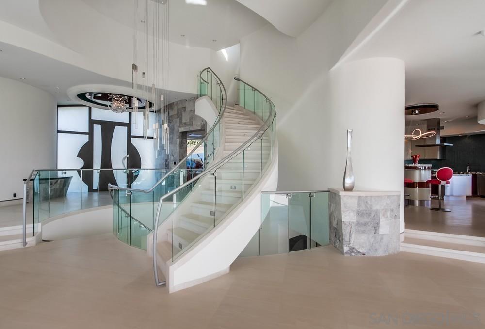 Detail Gallery Image 26 of 62 For 6125  Terryhill Dr, La Jolla,  CA 92037 - 5 Beds | 6/1 Baths