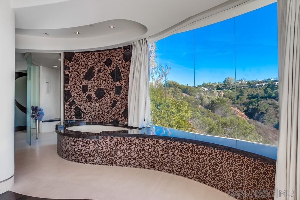Detail Gallery Image 29 of 62 For 6125  Terryhill Dr, La Jolla,  CA 92037 - 5 Beds | 6/1 Baths