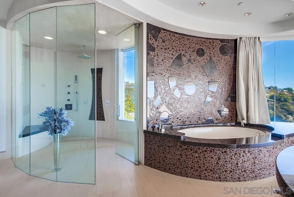 Detail Gallery Image 31 of 62 For 6125  Terryhill Dr, La Jolla,  CA 92037 - 5 Beds | 6/1 Baths