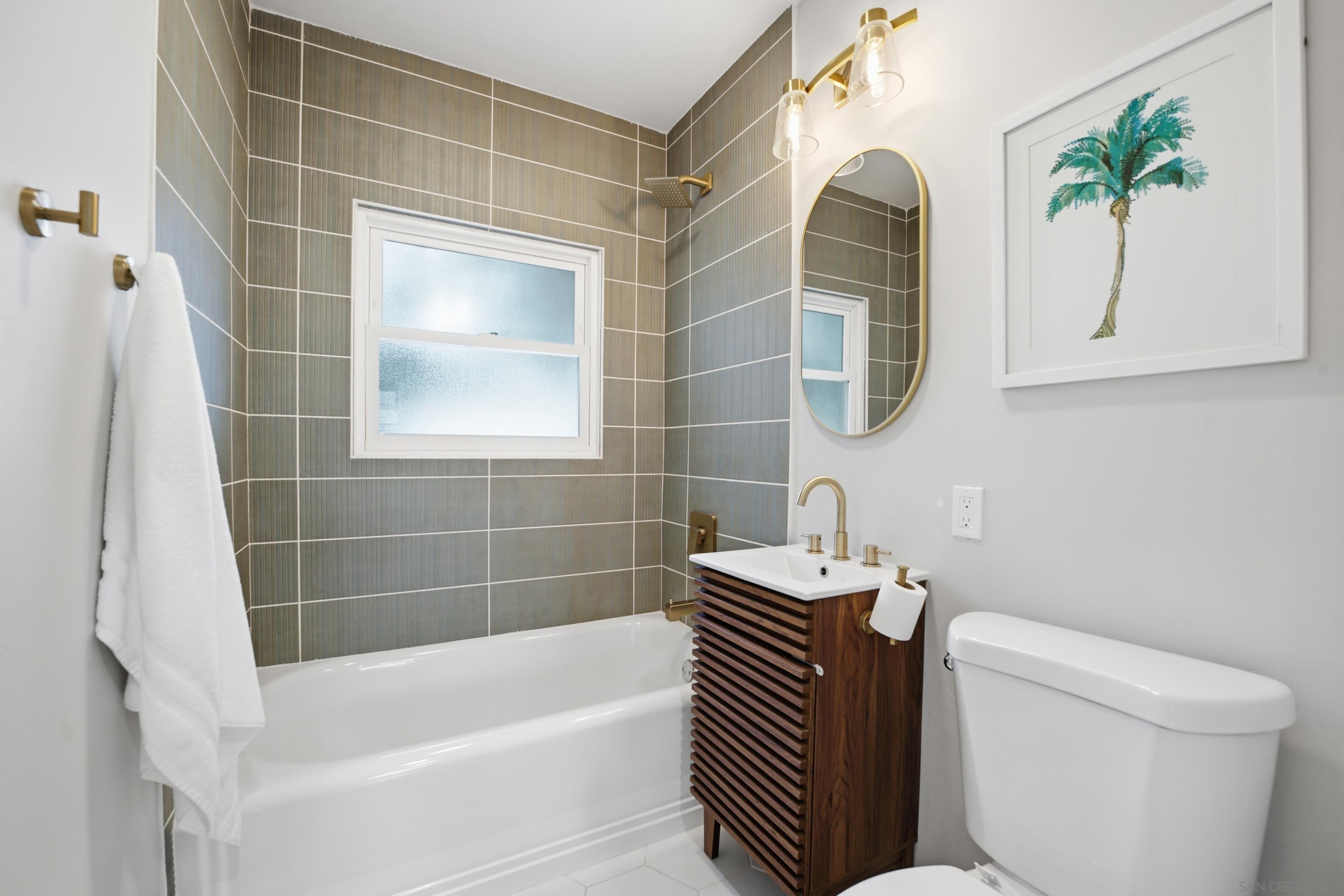 Detail Gallery Image 8 of 13 For 3542  Poe Street, San Diego,  CA 92106 - 2 Beds | 2 Baths