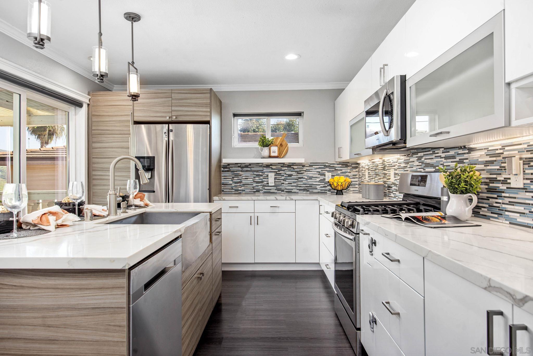 Detail Gallery Image 2 of 32 For 1311  Ramona Ave, Spring Valley,  CA 91977 - 3 Beds | 2 Baths