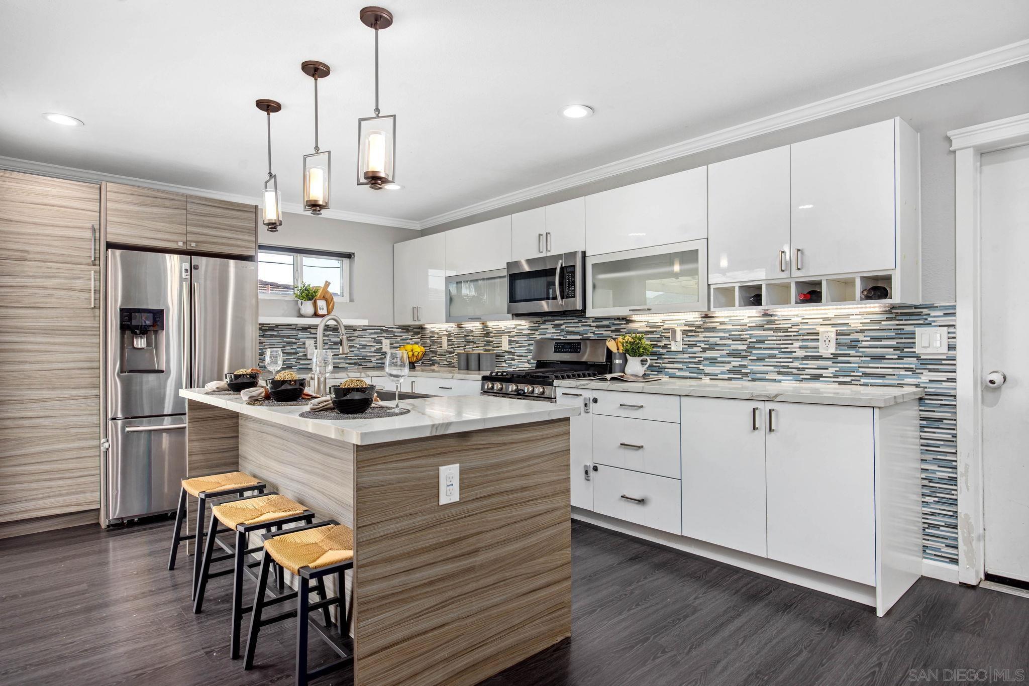 Detail Gallery Image 5 of 32 For 1311  Ramona Ave, Spring Valley,  CA 91977 - 3 Beds | 2 Baths