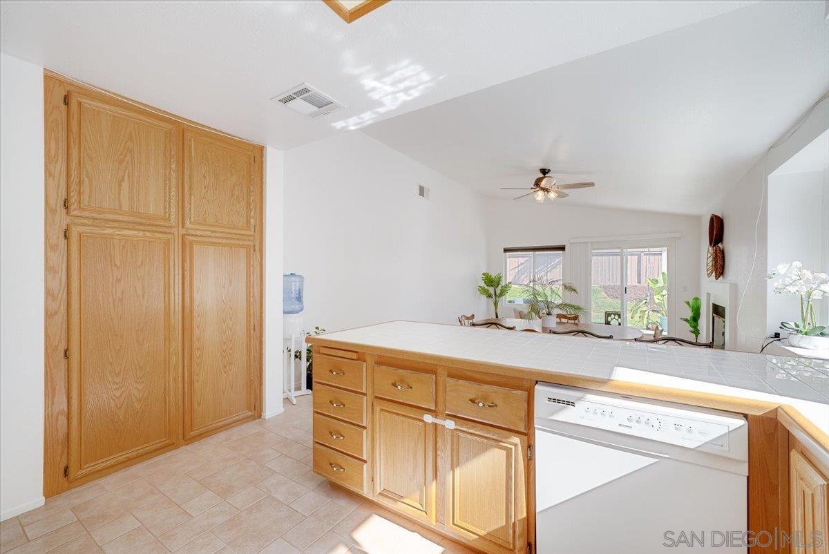 Detail Gallery Image 12 of 58 For 31950  via Tafalla, Temecula,  CA 92592 - 3 Beds | 2 Baths