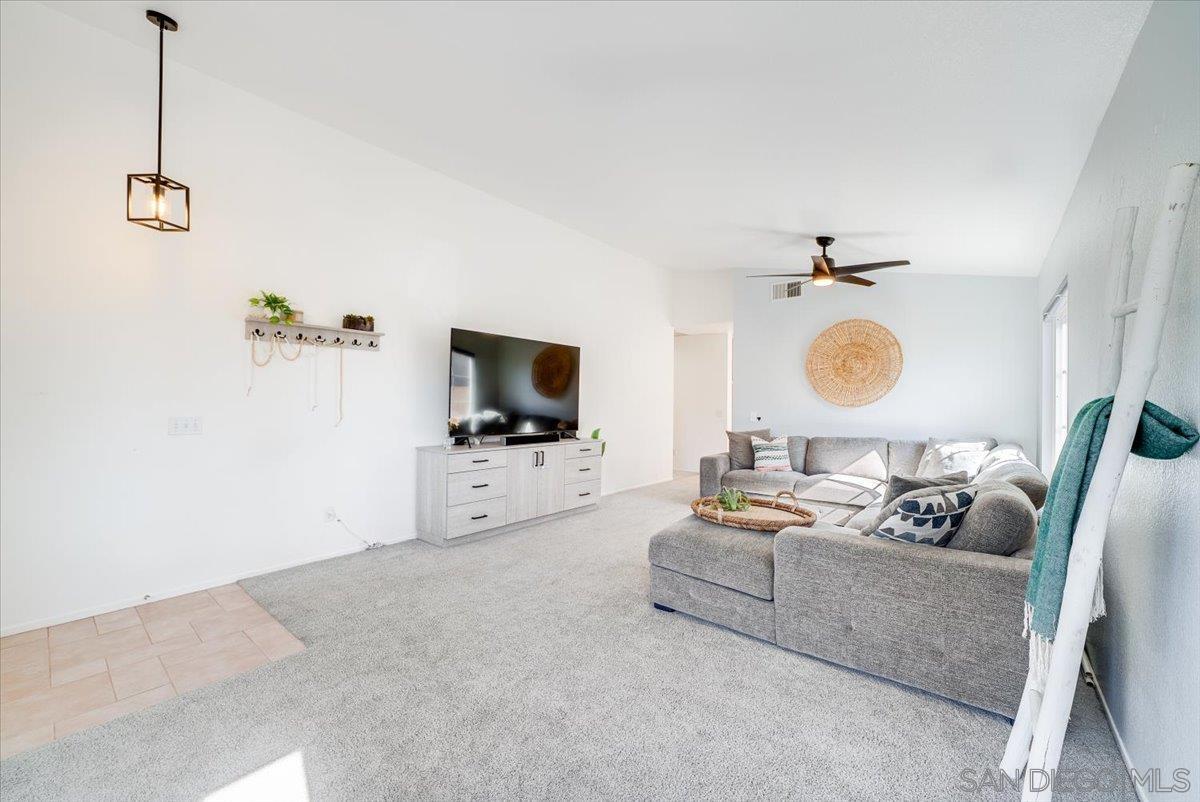 Detail Gallery Image 7 of 58 For 31950  via Tafalla, Temecula,  CA 92592 - 3 Beds | 2 Baths