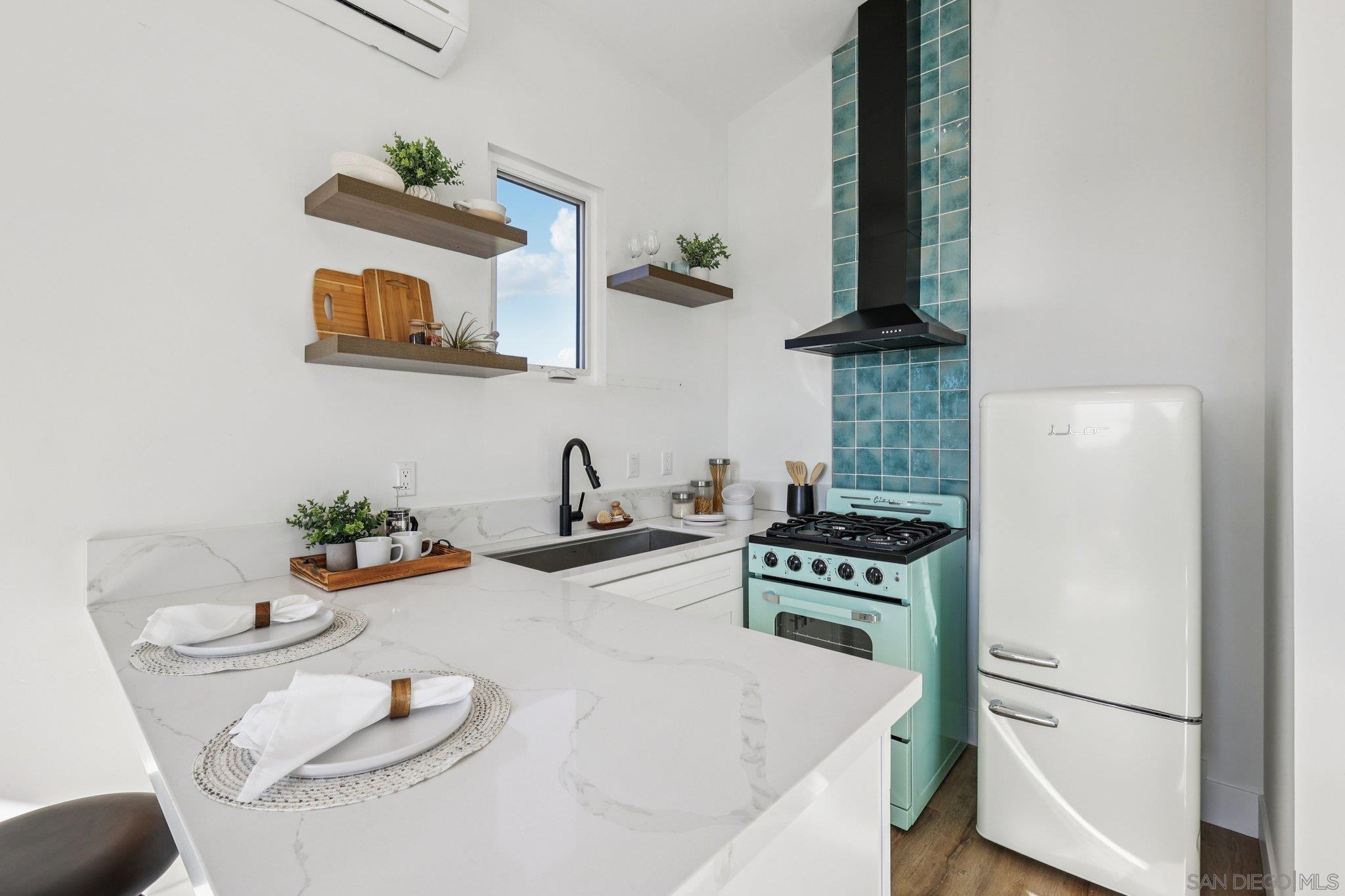 Detail Gallery Image 18 of 54 For 1860  Illion, San Diego,  CA 92110 - 4 Beds | 3/1 Baths