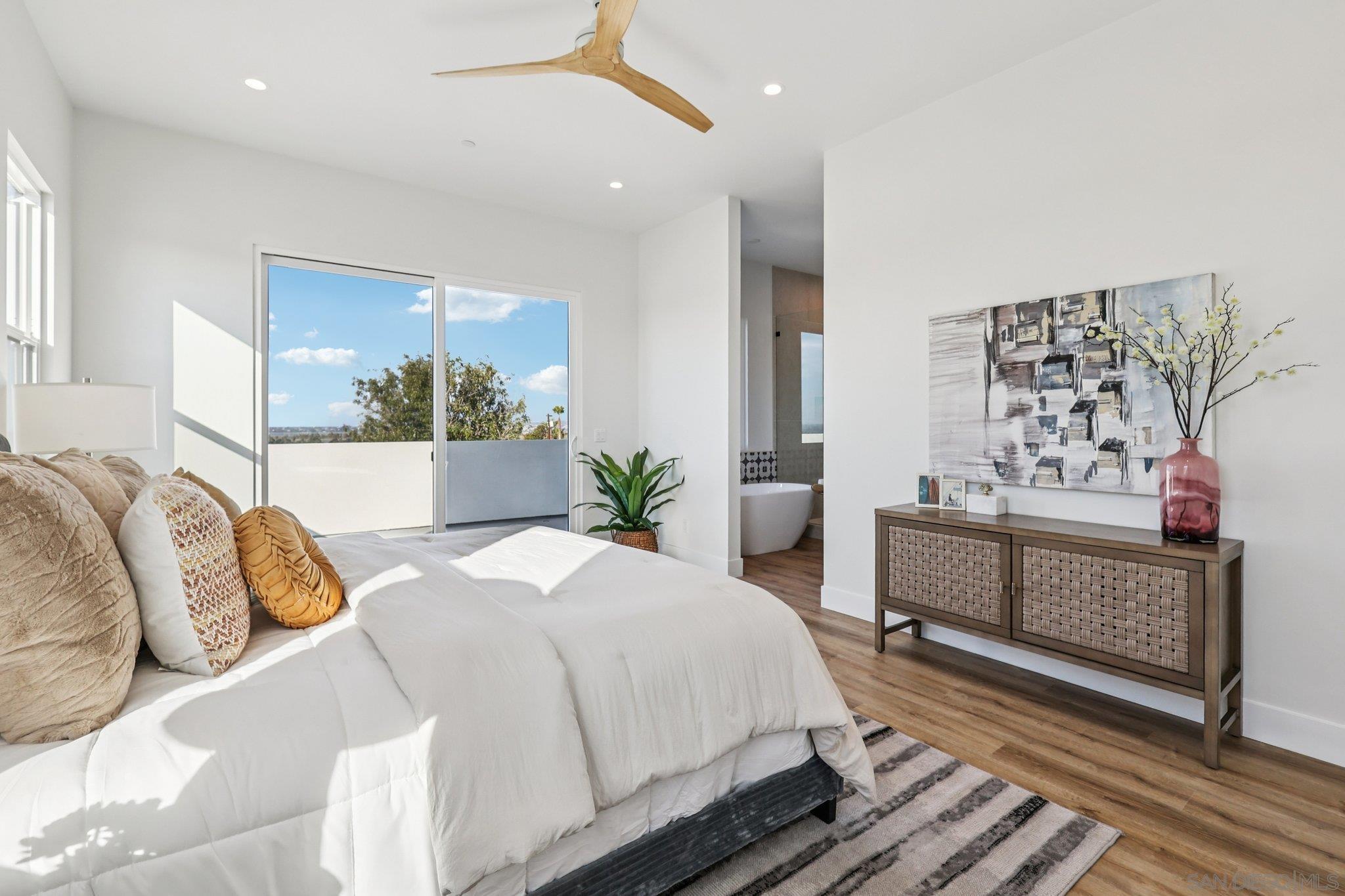 Detail Gallery Image 23 of 54 For 1860  Illion, San Diego,  CA 92110 - 4 Beds | 3/1 Baths