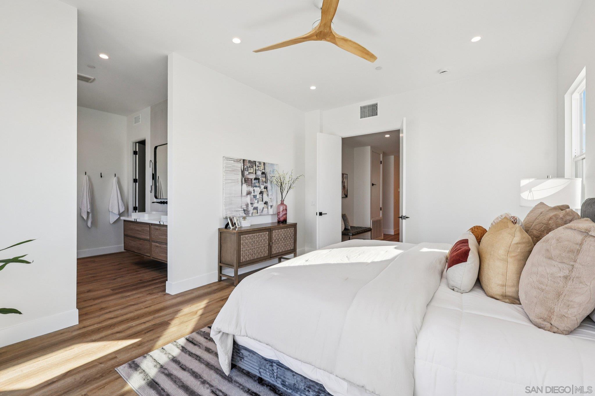 Detail Gallery Image 25 of 54 For 1860  Illion, San Diego,  CA 92110 - 4 Beds | 3/1 Baths