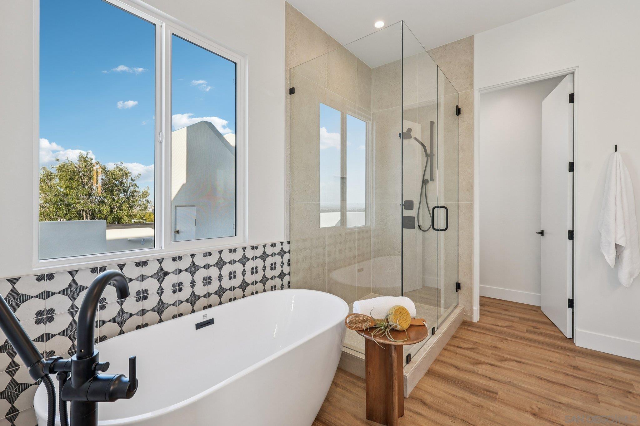 Detail Gallery Image 32 of 54 For 1860  Illion, San Diego,  CA 92110 - 4 Beds | 3/1 Baths