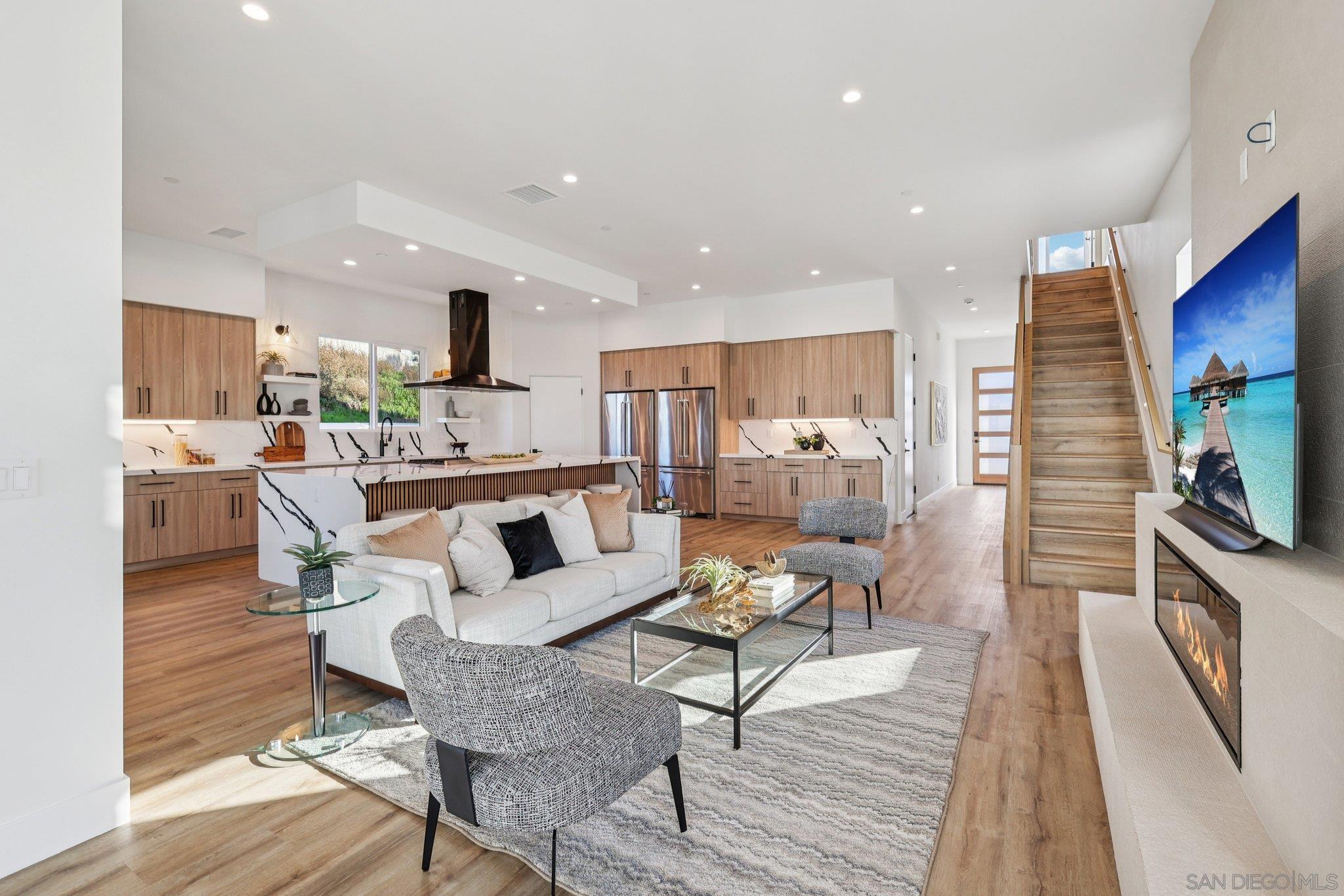 Detail Gallery Image 7 of 54 For 1860  Illion, San Diego,  CA 92110 - 4 Beds | 3/1 Baths