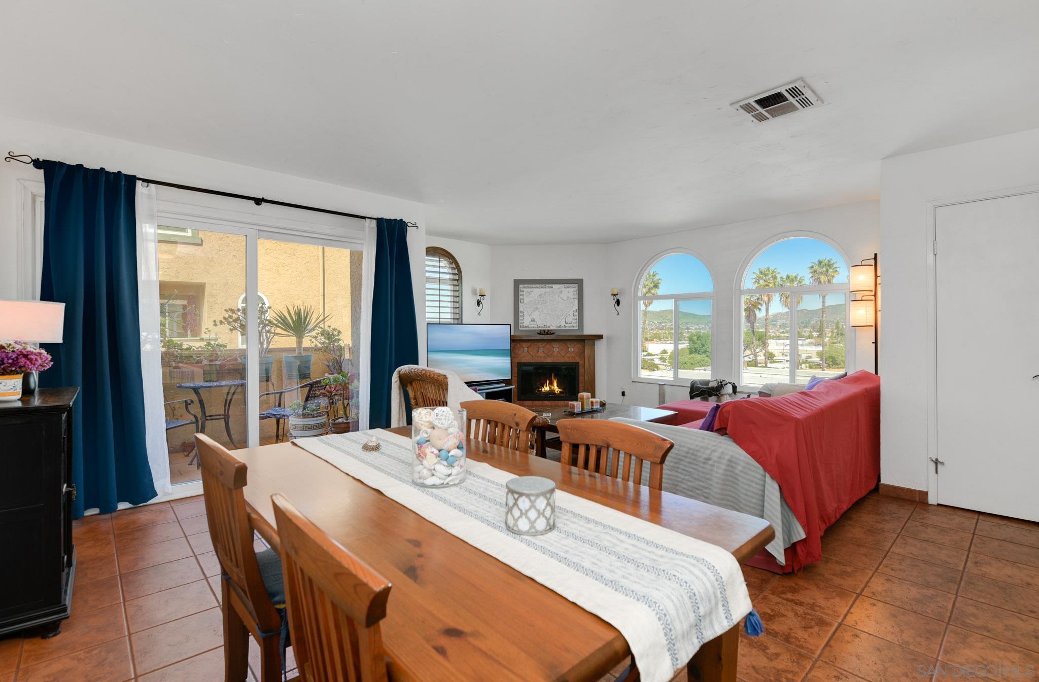 Detail Gallery Image 13 of 25 For 10790  Riderwood Ter  #D,  Santee,  CA 92071 - 3 Beds | 2/1 Baths