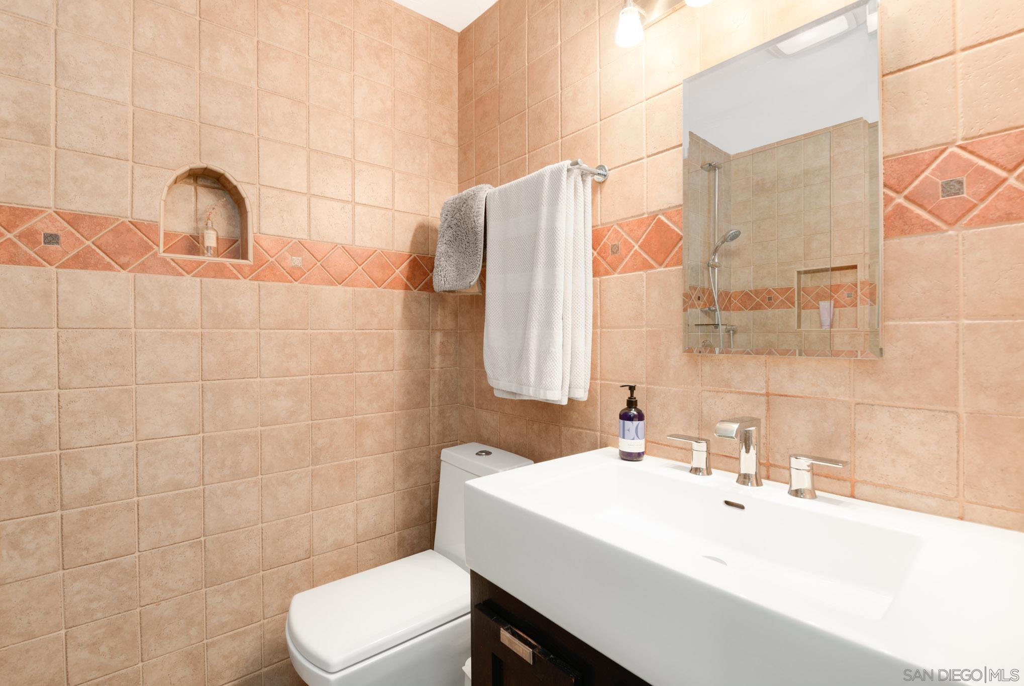 Detail Gallery Image 20 of 25 For 10790  Riderwood Ter  #D,  Santee,  CA 92071 - 3 Beds | 2/1 Baths