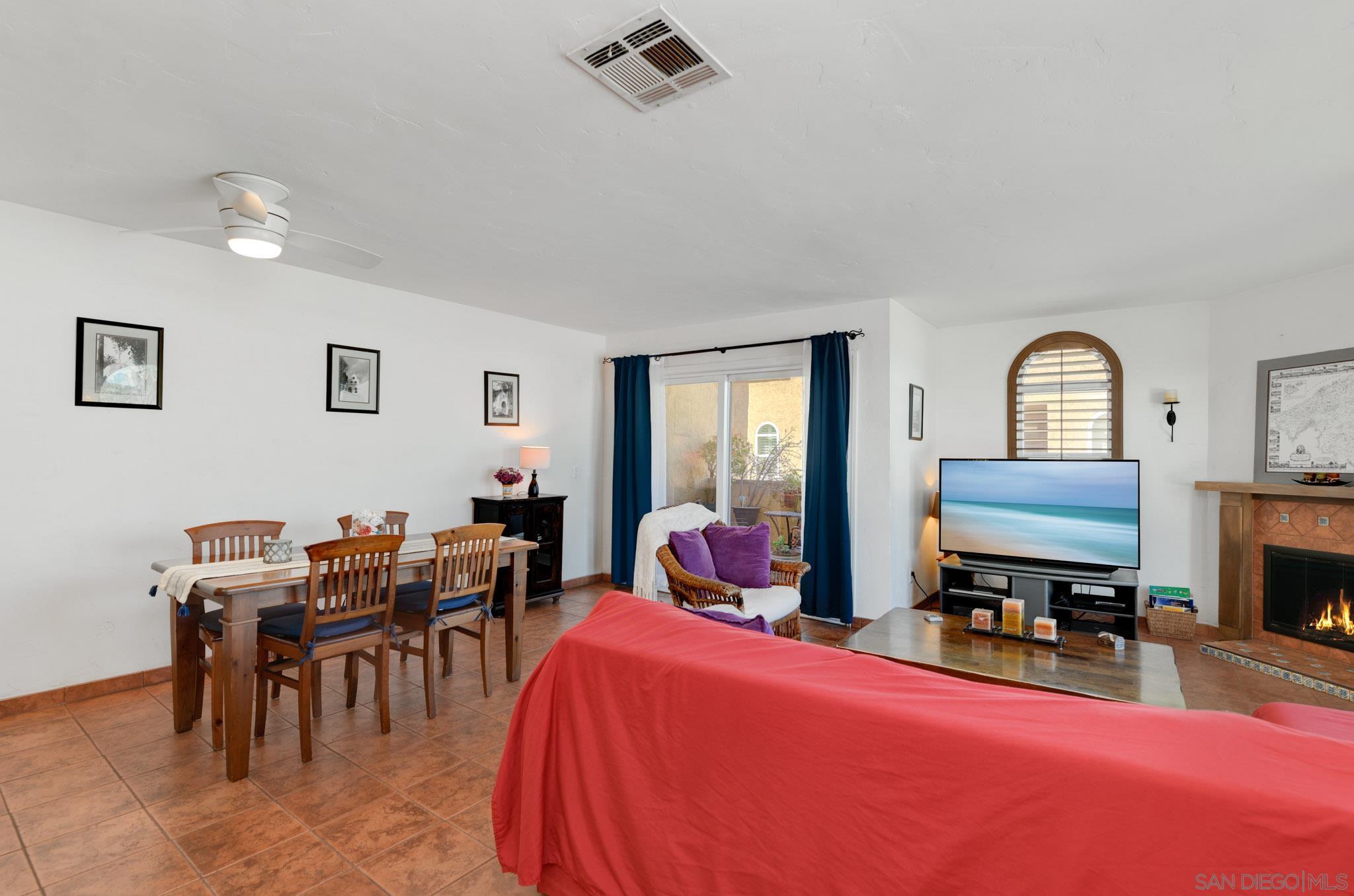 Detail Gallery Image 7 of 25 For 10790  Riderwood Ter  #D,  Santee,  CA 92071 - 3 Beds | 2/1 Baths