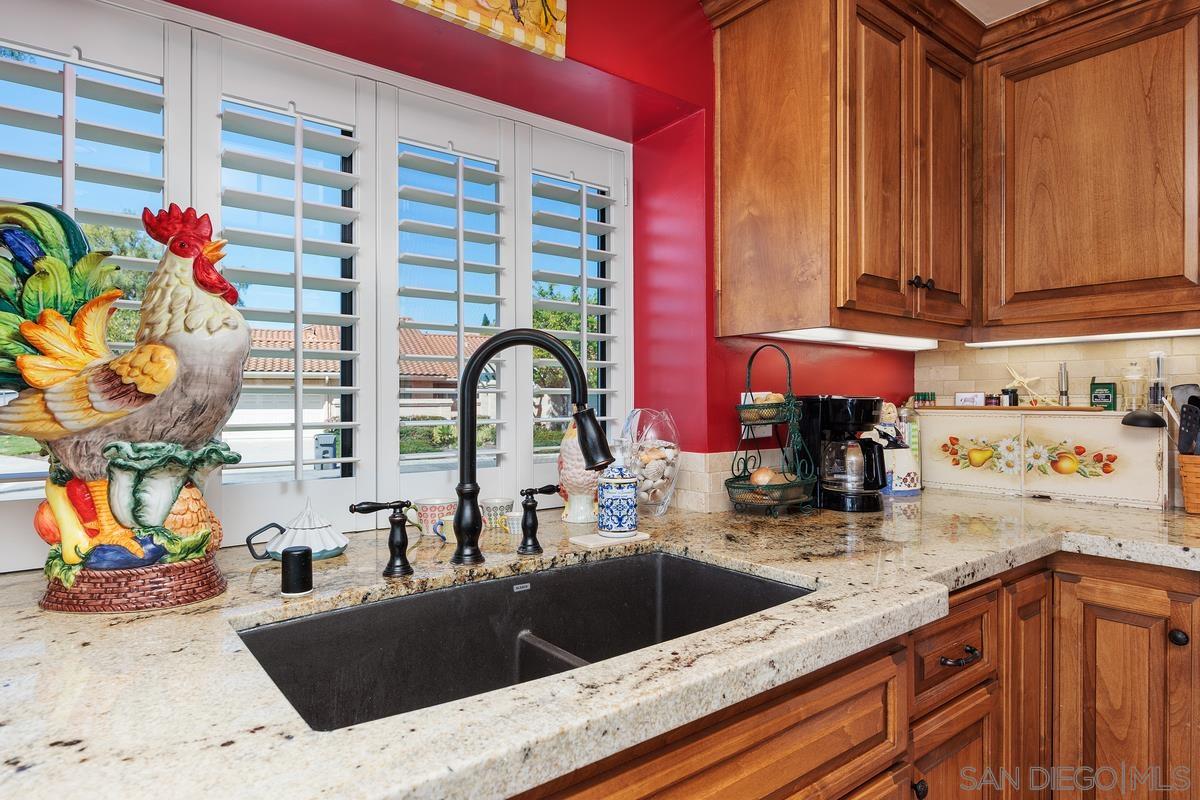 Detail Gallery Image 15 of 31 For 15601  via Marchena, San Diego,  CA 92128 - 2 Beds | 2 Baths