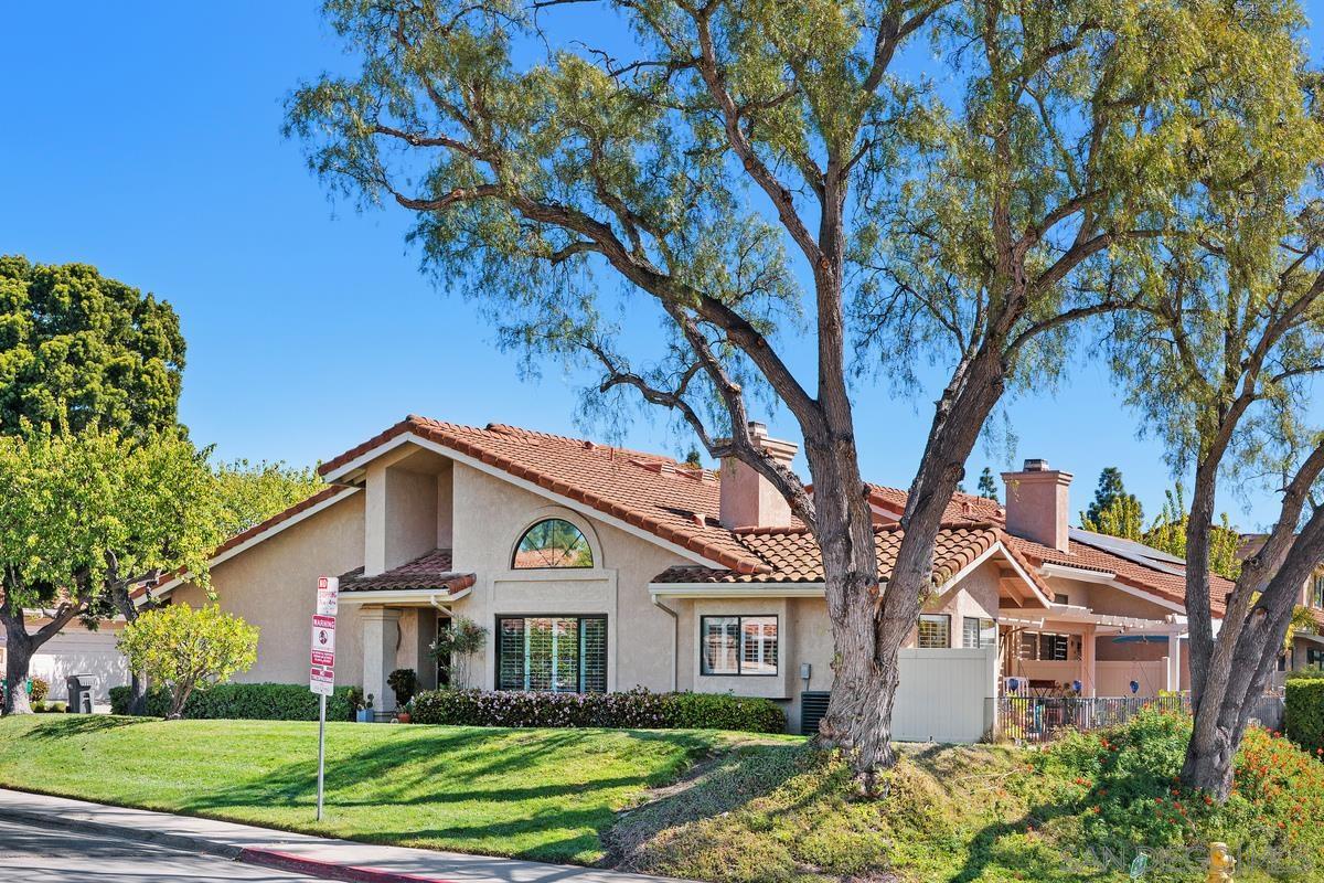 Detail Gallery Image 3 of 31 For 15601  via Marchena, San Diego,  CA 92128 - 2 Beds | 2 Baths