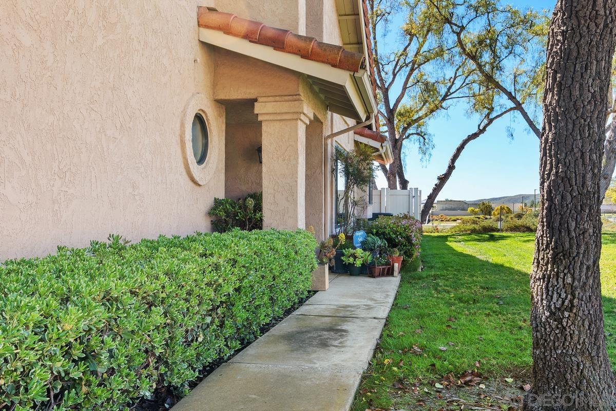 Detail Gallery Image 4 of 31 For 15601  via Marchena, San Diego,  CA 92128 - 2 Beds | 2 Baths