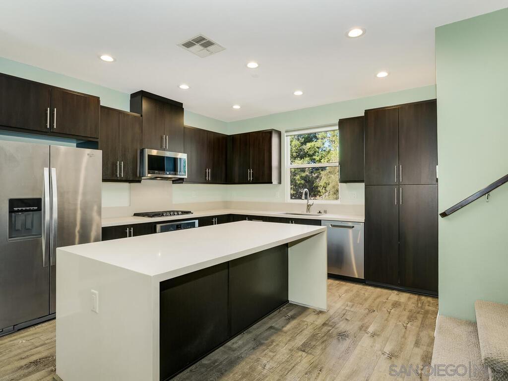 Detail Gallery Image 9 of 38 For 7772  Stylus Drive, San Diego,  CA 92108 - 3 Beds | 3/1 Baths