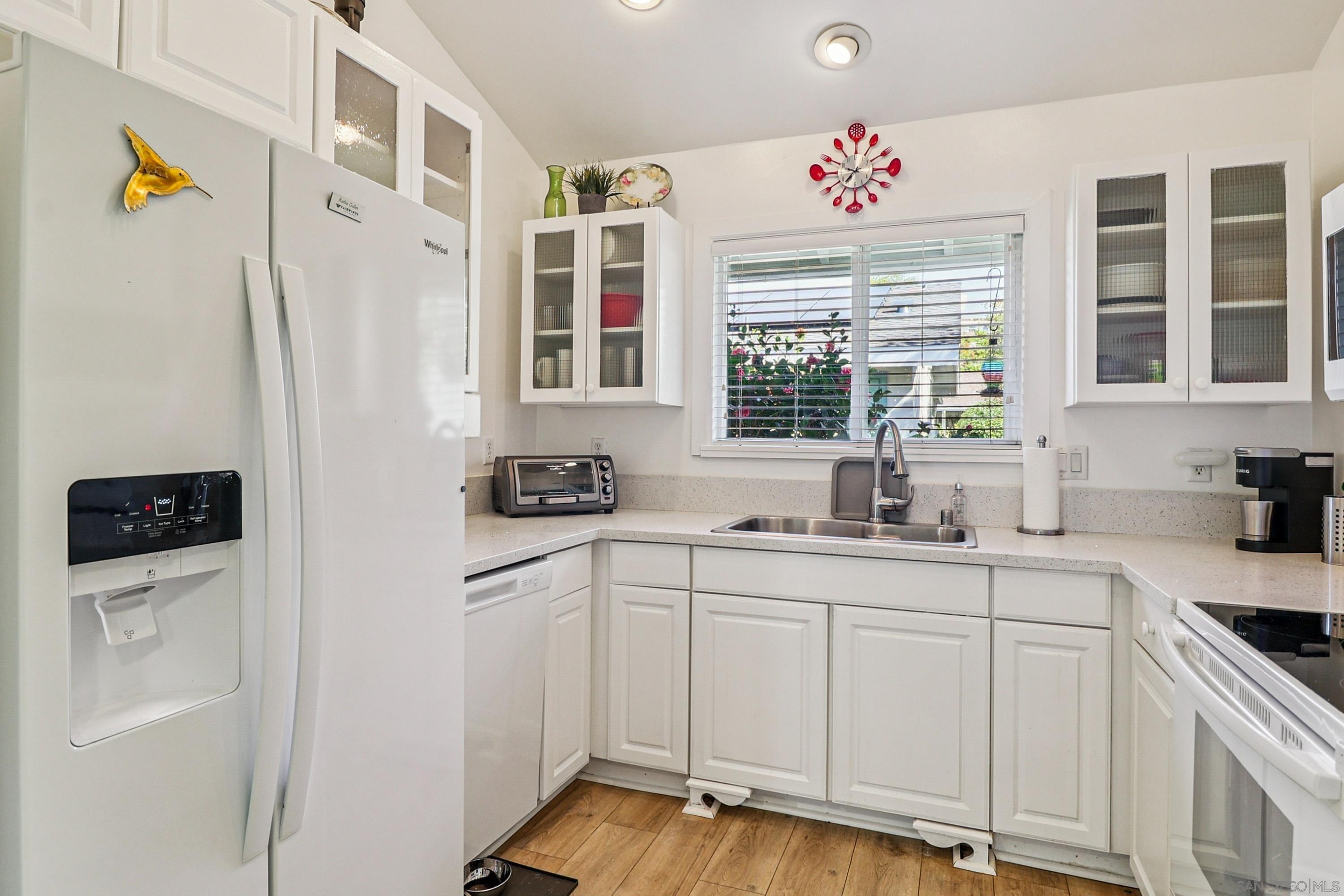 Detail Gallery Image 12 of 28 For 3760  Vista Campana S  #72,  Oceanside,  CA 92057 - 2 Beds | 1 Baths