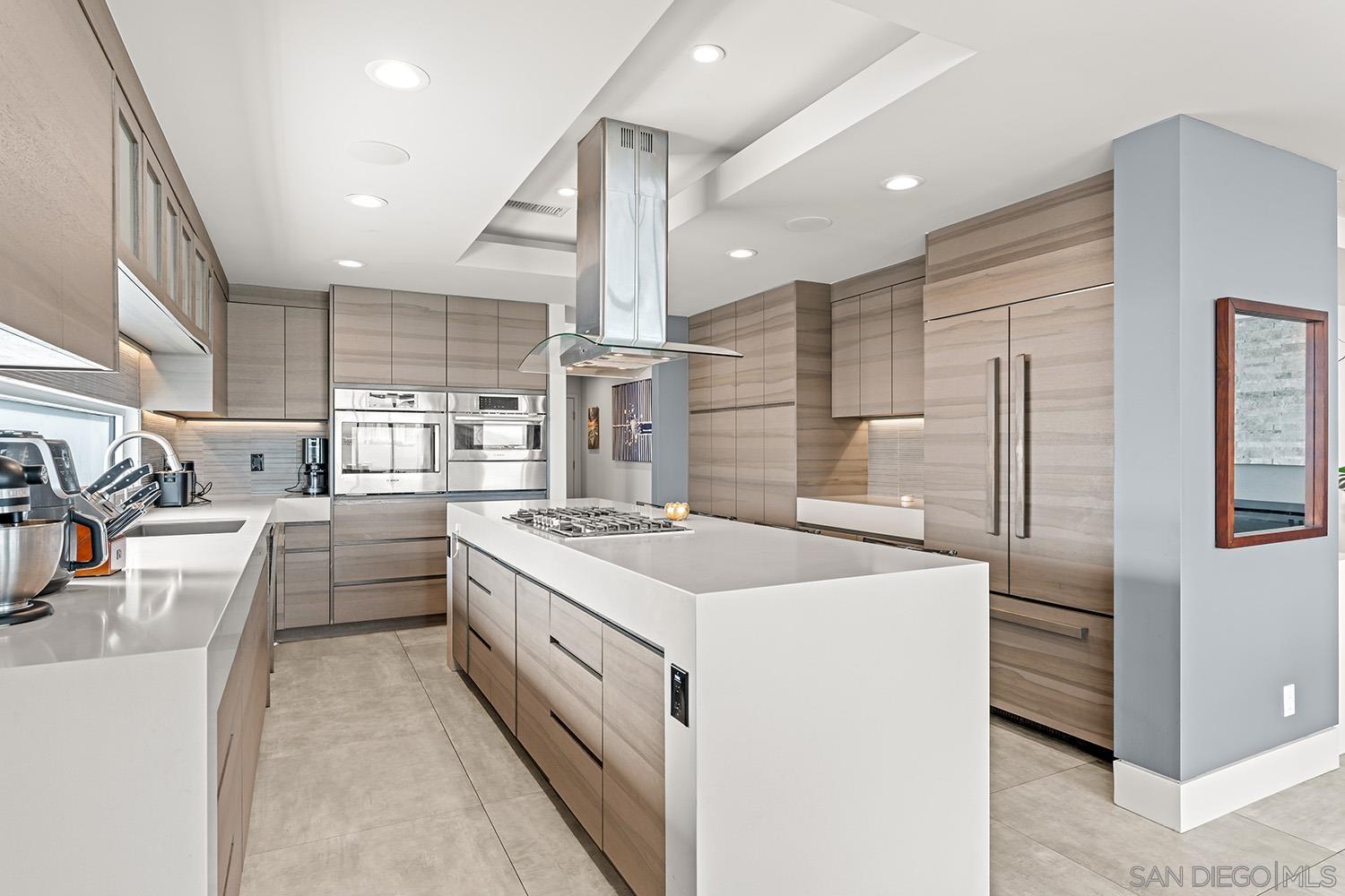 Detail Gallery Image 16 of 62 For 5  Spinnaker Way, Coronado,  CA 92118 - 4 Beds | 4/1 Baths