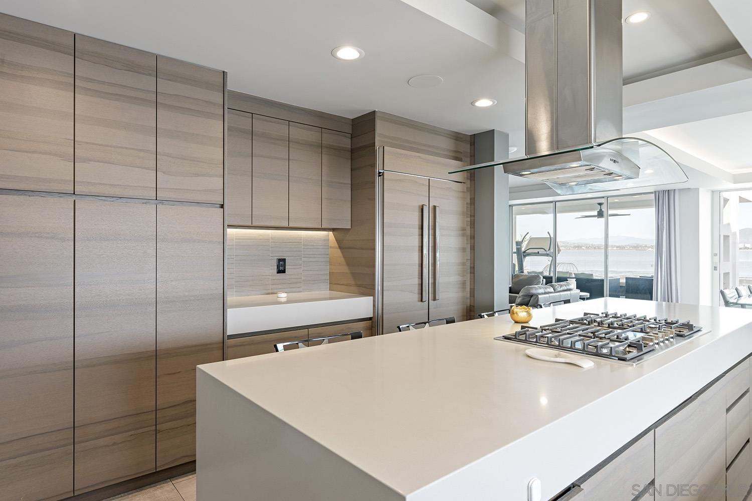 Detail Gallery Image 17 of 62 For 5  Spinnaker Way, Coronado,  CA 92118 - 4 Beds | 4/1 Baths