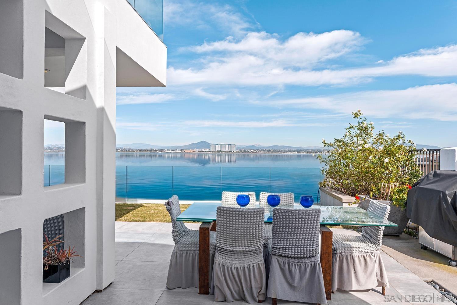 Detail Gallery Image 4 of 62 For 5  Spinnaker Way, Coronado,  CA 92118 - 4 Beds | 4/1 Baths