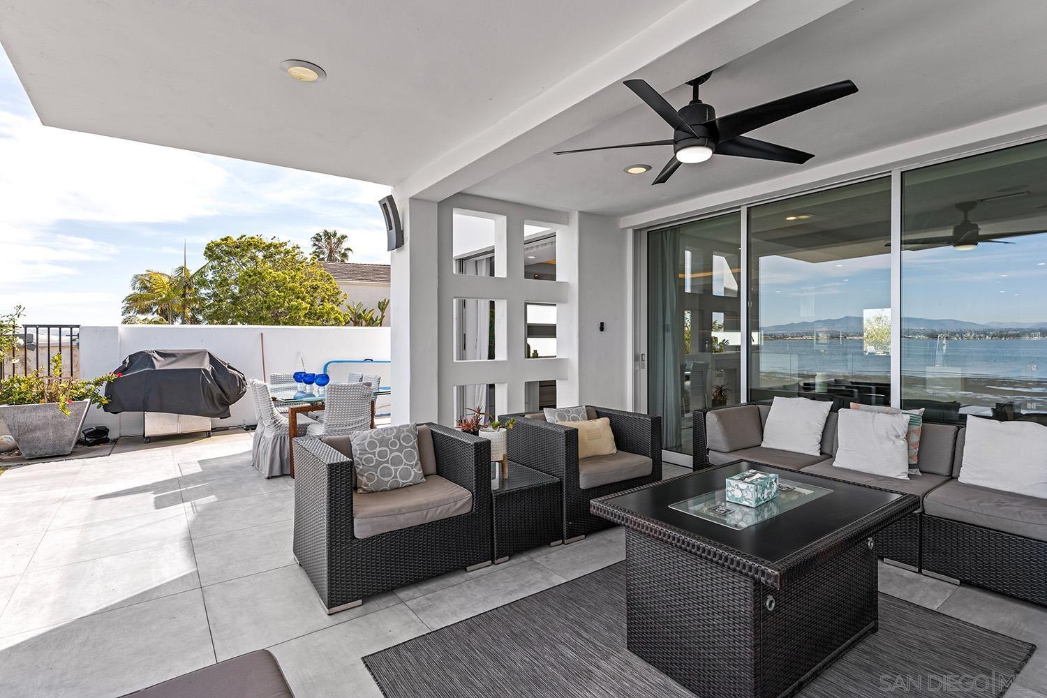 Detail Gallery Image 5 of 62 For 5  Spinnaker Way, Coronado,  CA 92118 - 4 Beds | 4/1 Baths