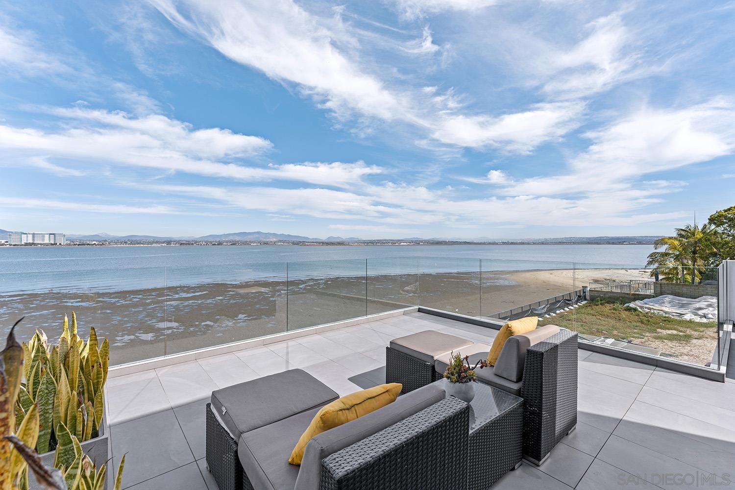 Detail Gallery Image 8 of 61 For 5  Spinnaker Way, Coronado,  CA 92118 - 4 Beds | 4/1 Baths