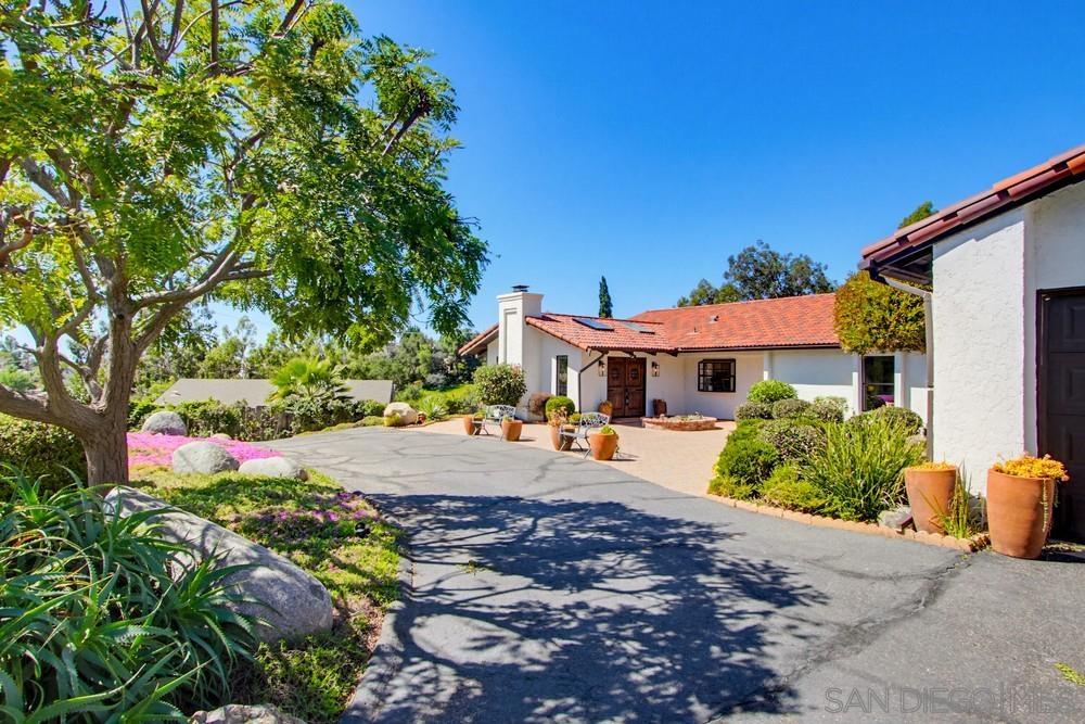 Detail Gallery Image 2 of 68 For 2024  Grandview Rd, Vista,  CA 92084 - 3 Beds | 2 Baths