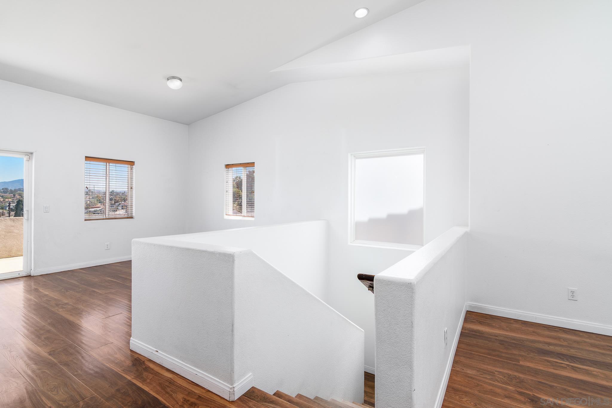 Detail Gallery Image 19 of 40 For 4150  Marine View Ave, San Diego,  CA 92113 - 3 Beds | 2/1 Baths