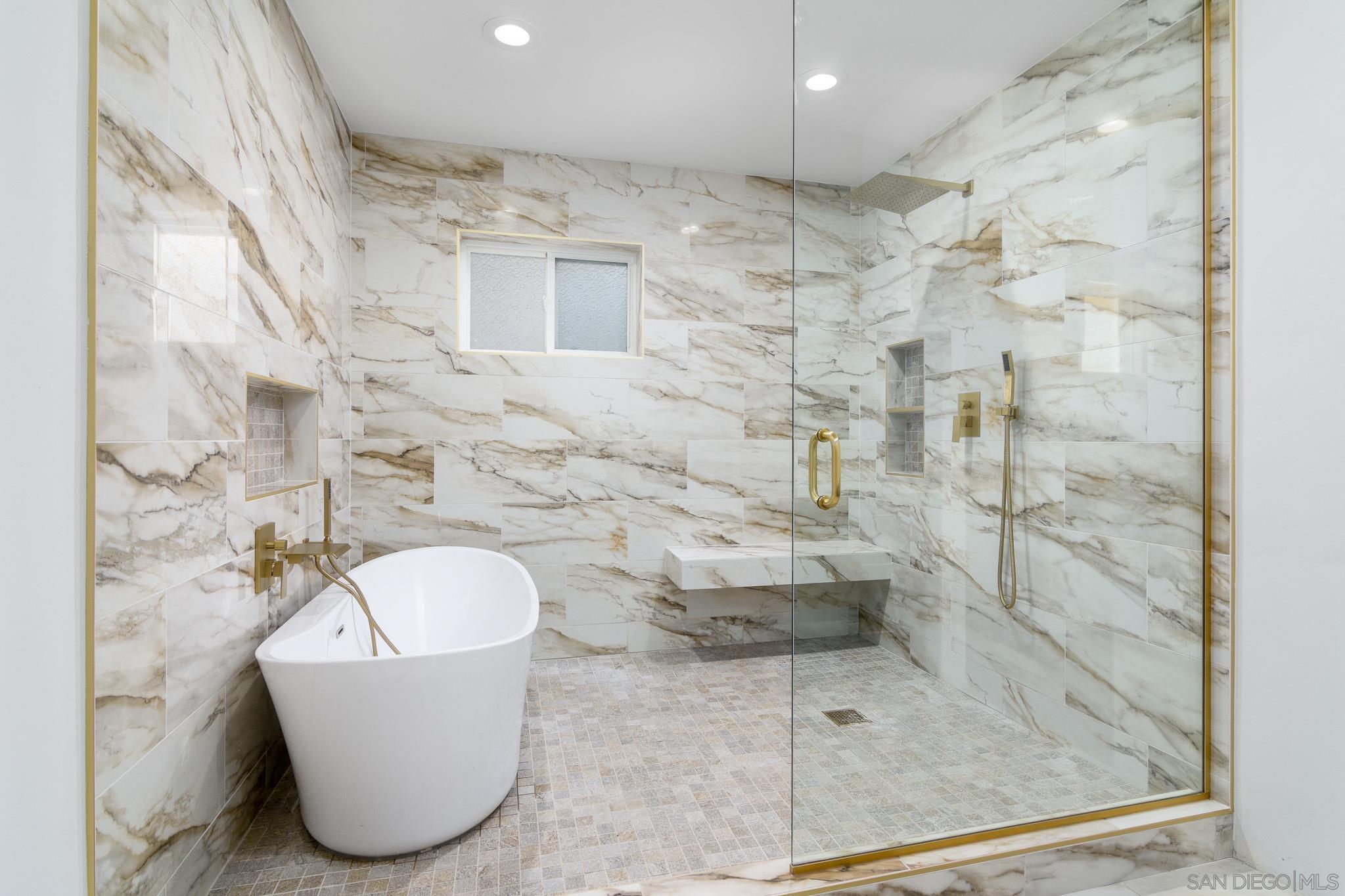 Detail Gallery Image 4 of 40 For 4150  Marine View Ave, San Diego,  CA 92113 - 3 Beds | 2/1 Baths