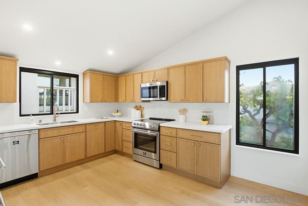 Detail Gallery Image 8 of 46 For 585 S Sierra Ave  #27,  Solana Beach,  CA 92075 - 2 Beds | 2/1 Baths