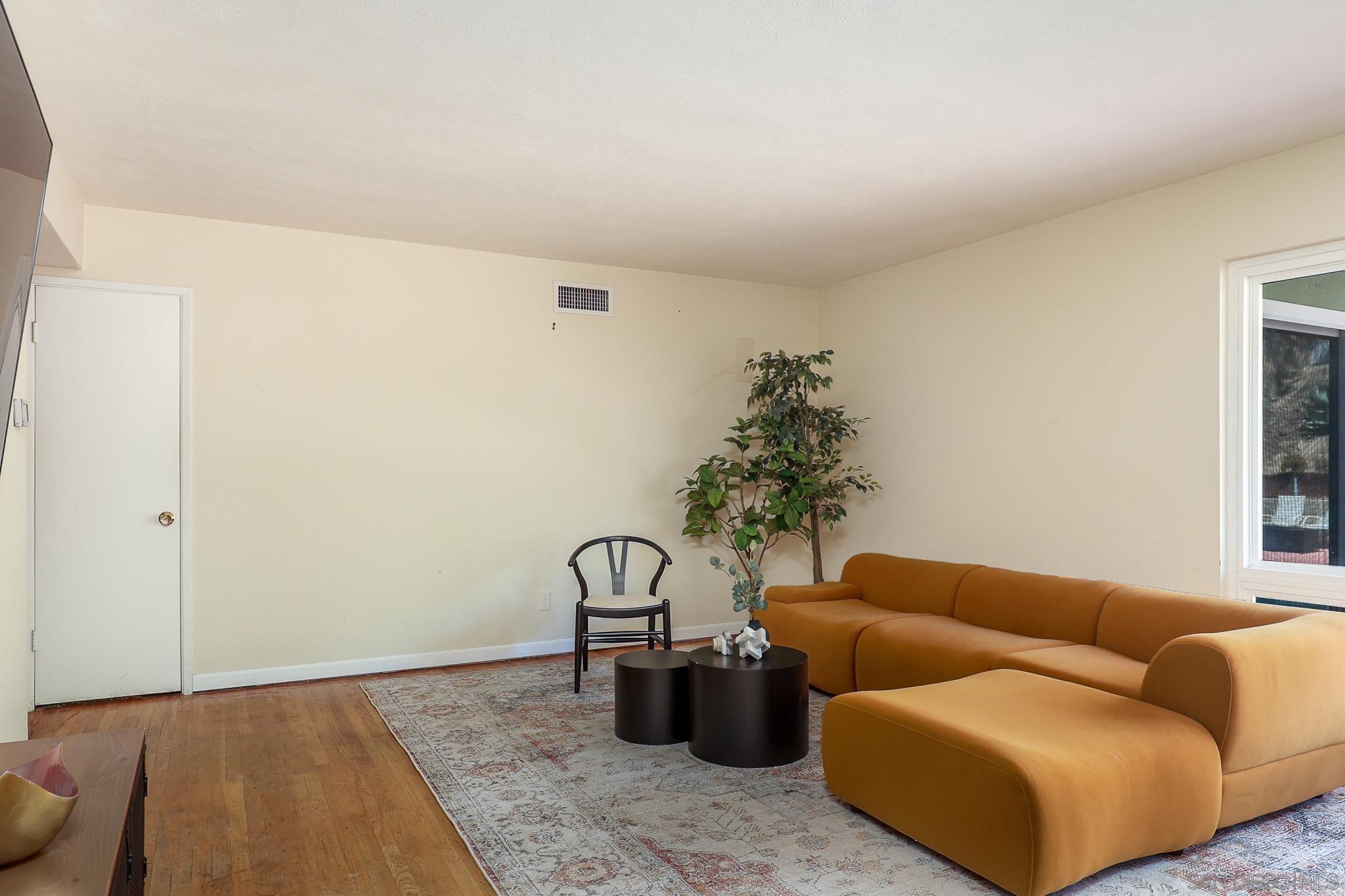 Detail Gallery Image 8 of 41 For 5270  Joan Ct, San Diego,  CA 92115 - 4 Beds | 2 Baths