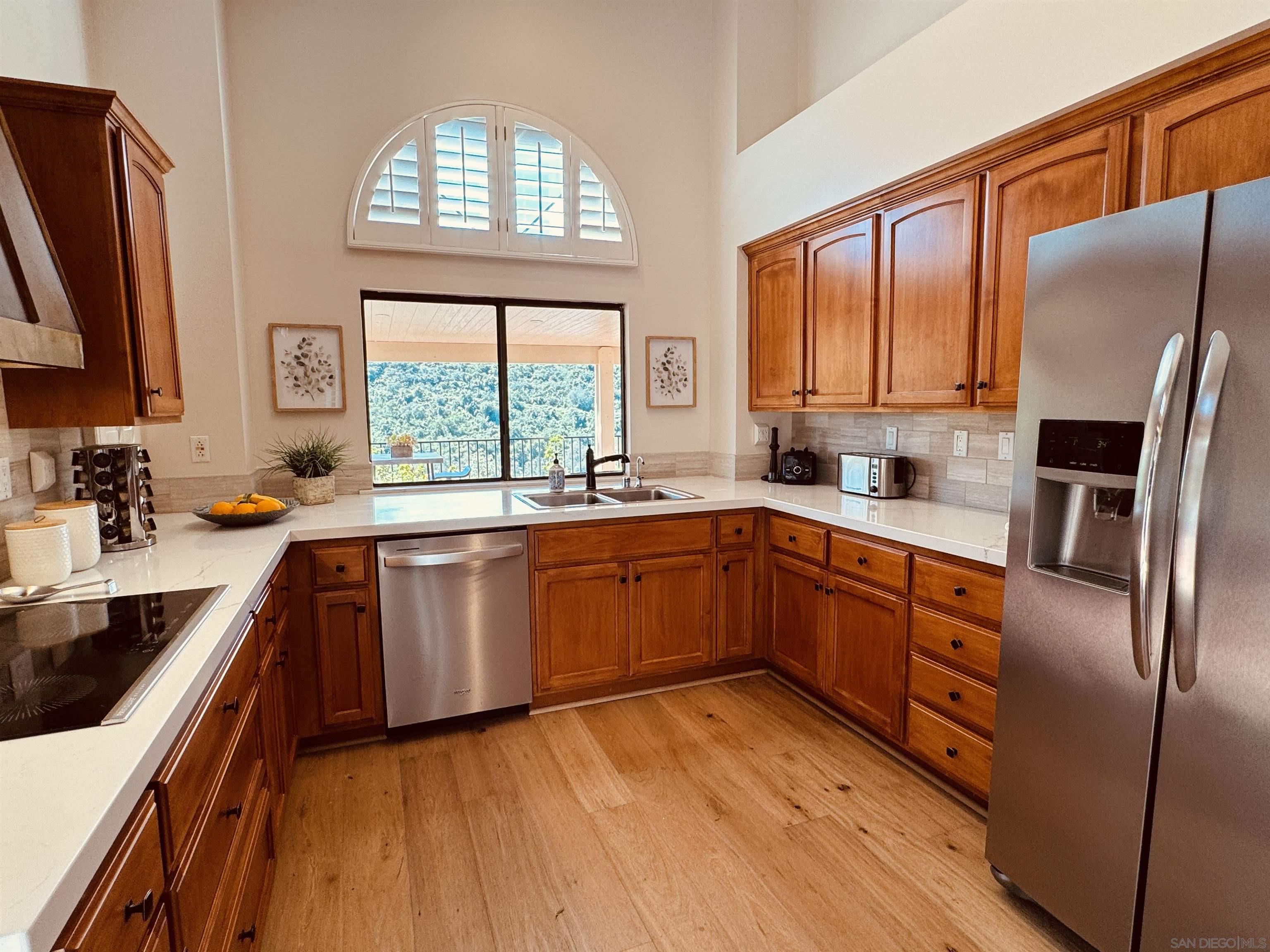 Detail Gallery Image 6 of 15 For 28782  Vista Valley Dr, Vista,  CA 92084 - 3 Beds | 2 Baths