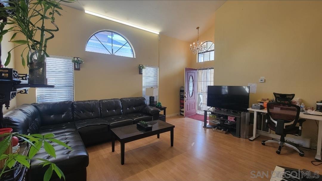 Detail Gallery Image 5 of 21 For 2317  Sherwood Dr, Lemon Grove,  CA 91945 - 3 Beds | 2/1 Baths