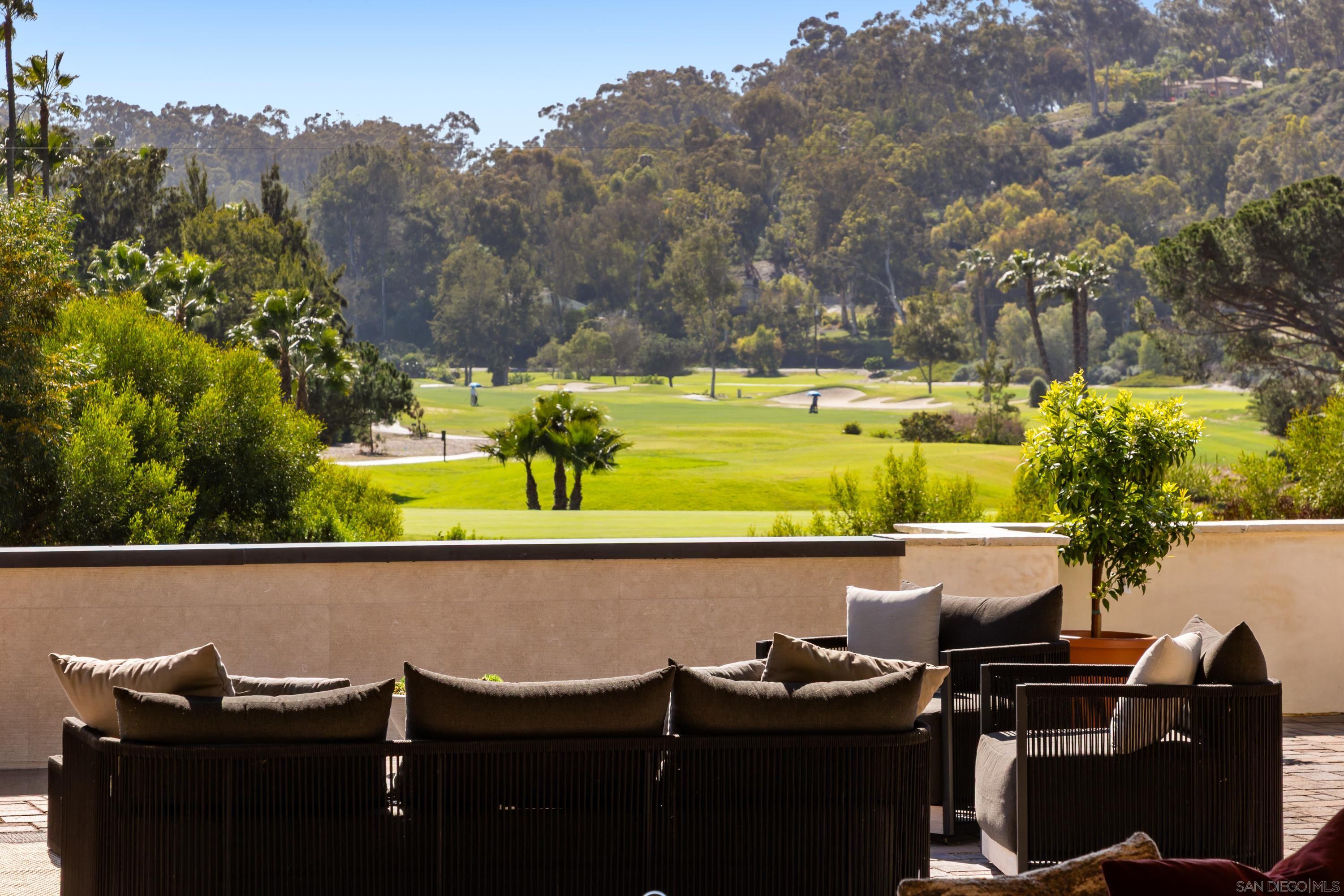 Detail Gallery Image 12 of 64 For 5758-60  Las Palomas, Rancho Santa Fe,  CA 92067 - 5 Beds | 5/2 Baths