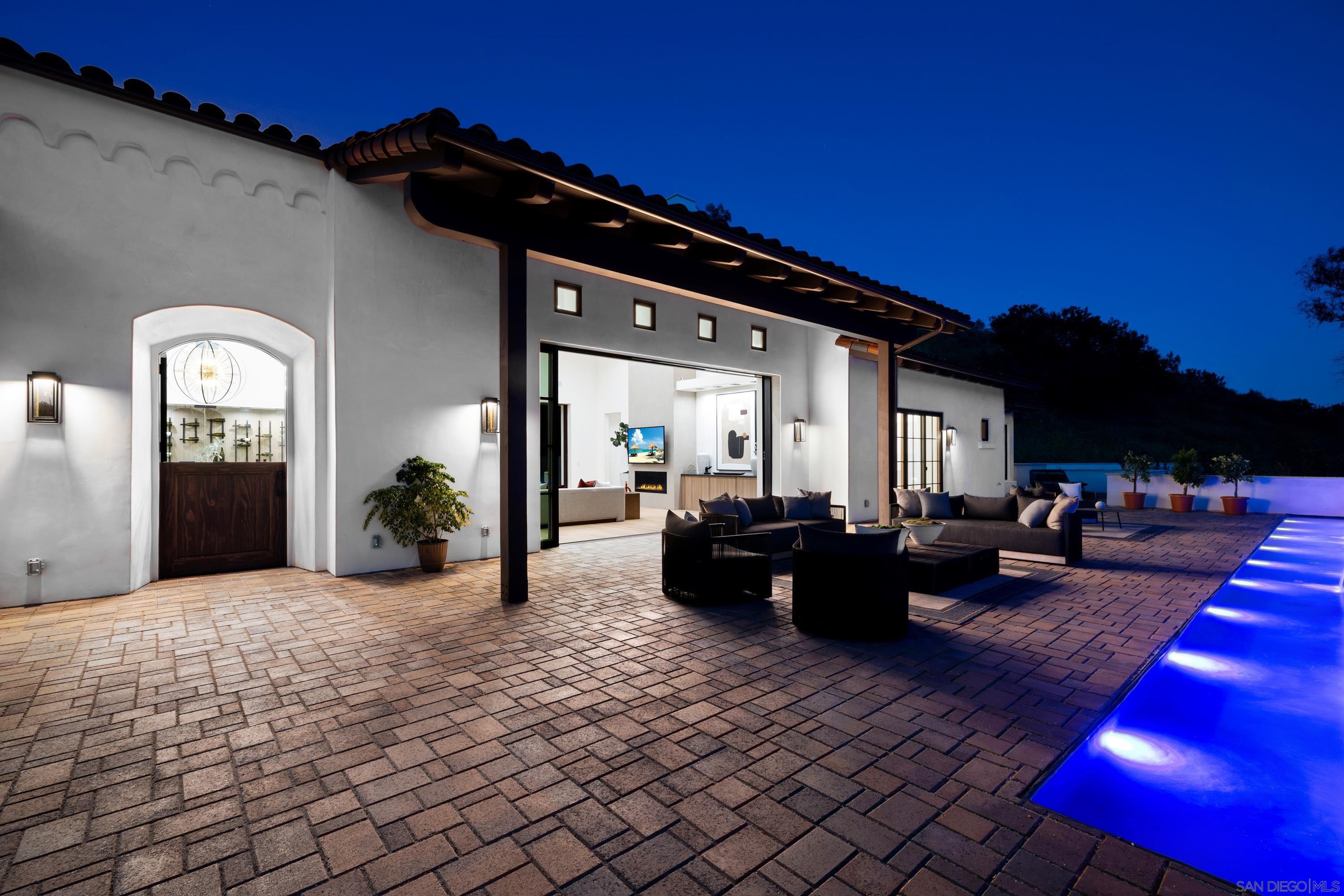 Detail Gallery Image 13 of 64 For 5758-60  Las Palomas, Rancho Santa Fe,  CA 92067 - 5 Beds | 5/2 Baths