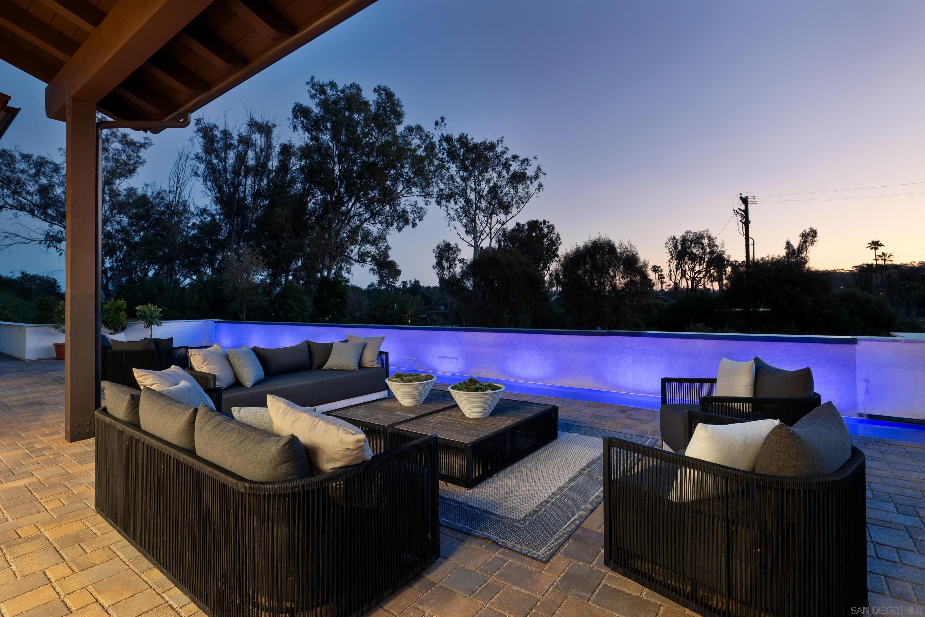 Detail Gallery Image 15 of 64 For 5758-60  Las Palomas, Rancho Santa Fe,  CA 92067 - 5 Beds | 5/2 Baths