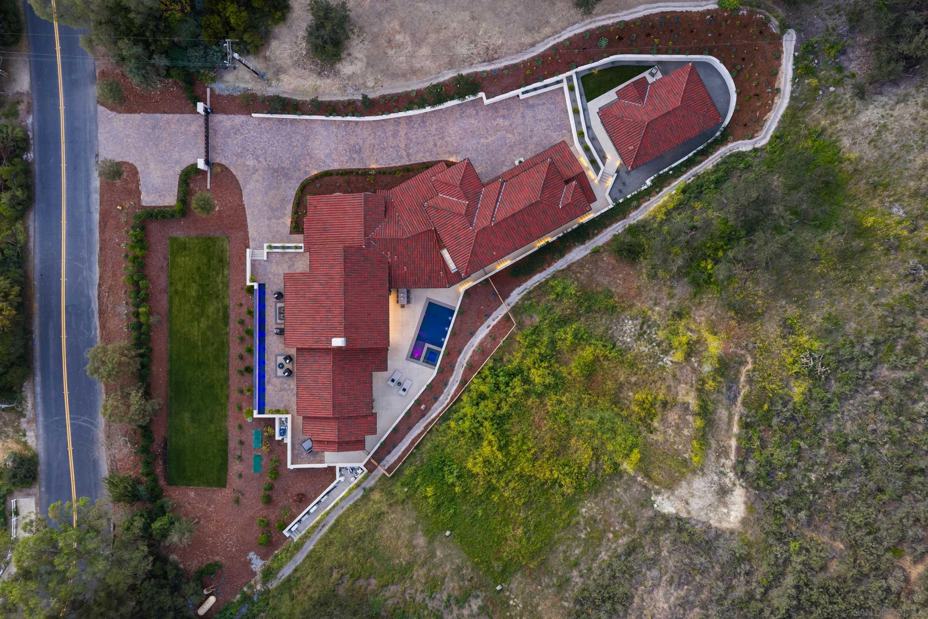 Detail Gallery Image 35 of 64 For 5758-60  Las Palomas, Rancho Santa Fe,  CA 92067 - 5 Beds | 5/2 Baths