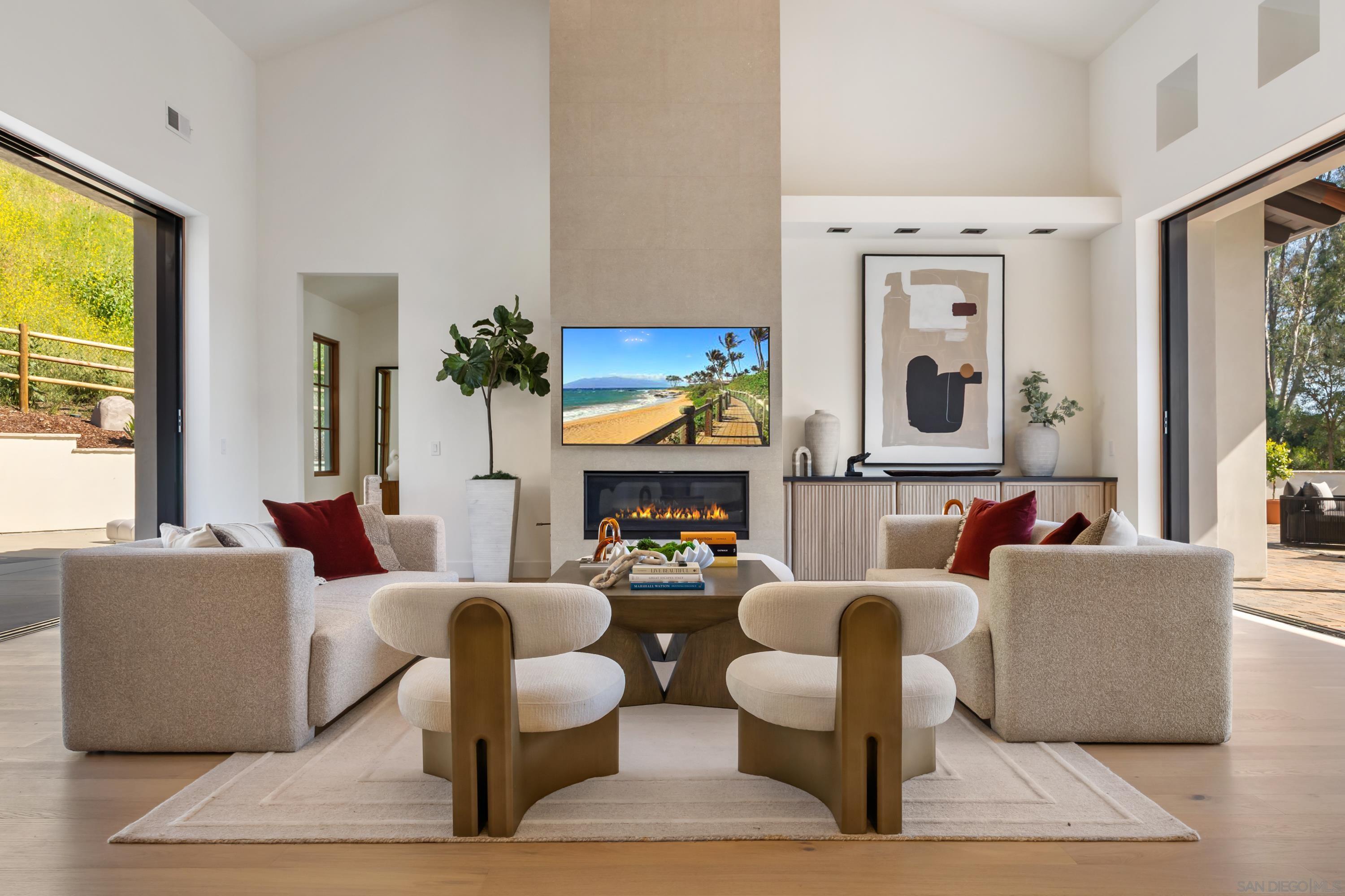 Detail Gallery Image 5 of 64 For 5758-60  Las Palomas, Rancho Santa Fe,  CA 92067 - 5 Beds | 5/2 Baths