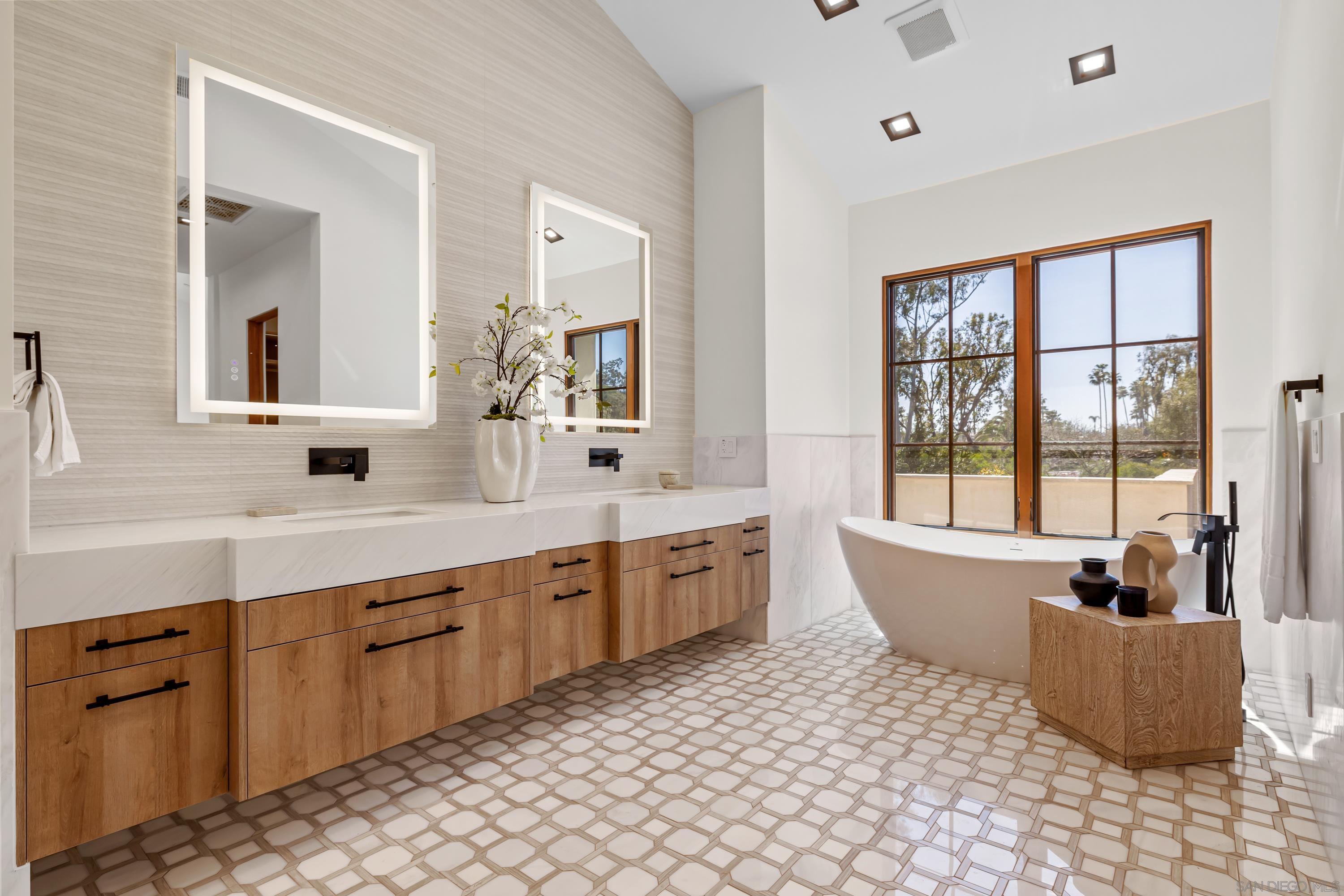 Detail Gallery Image 43 of 64 For 5758-60  Las Palomas, Rancho Santa Fe,  CA 92067 - 5 Beds | 5/2 Baths